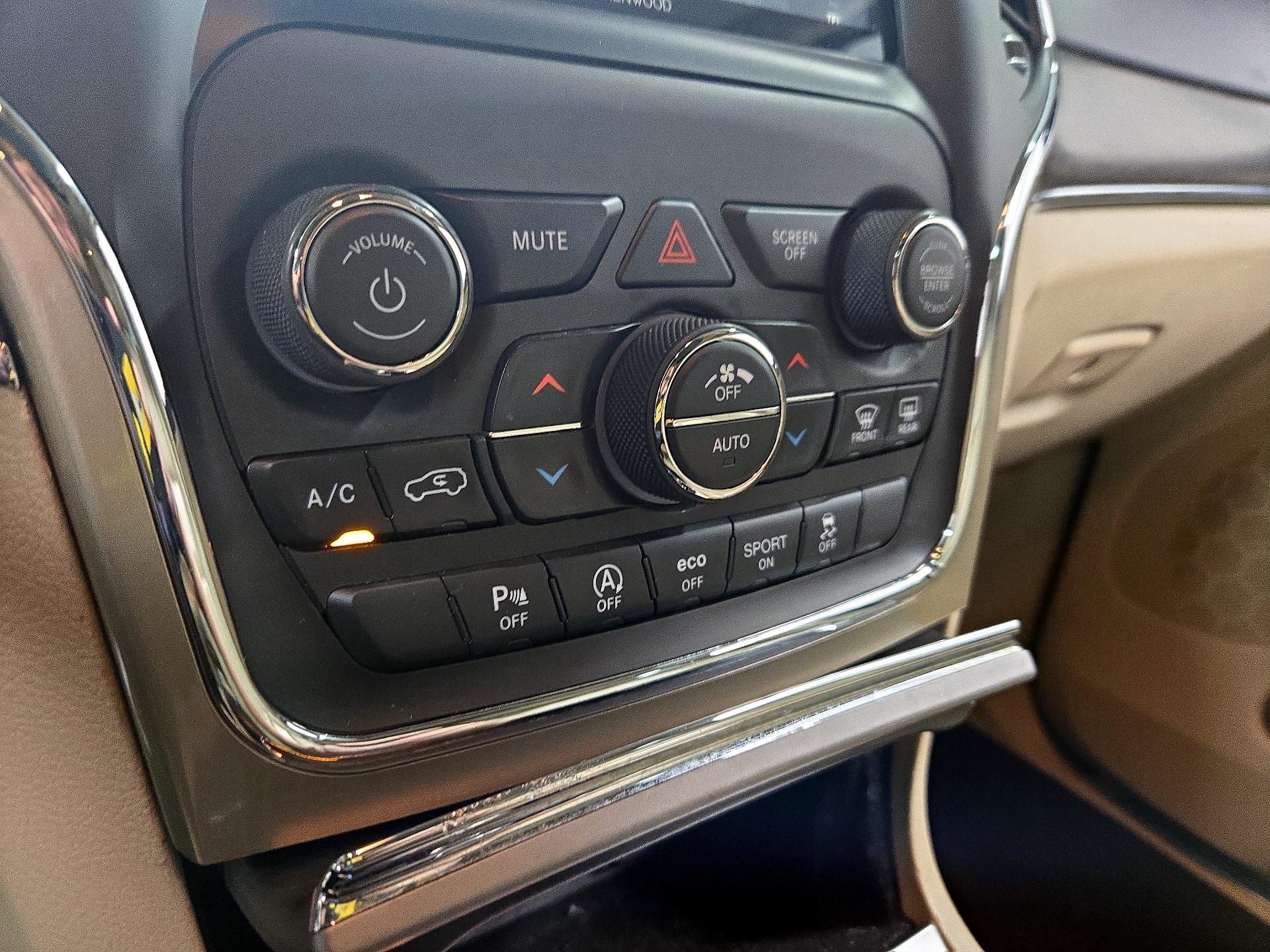Thumbnail: 2018 Jeep Grand Cherokee - 16