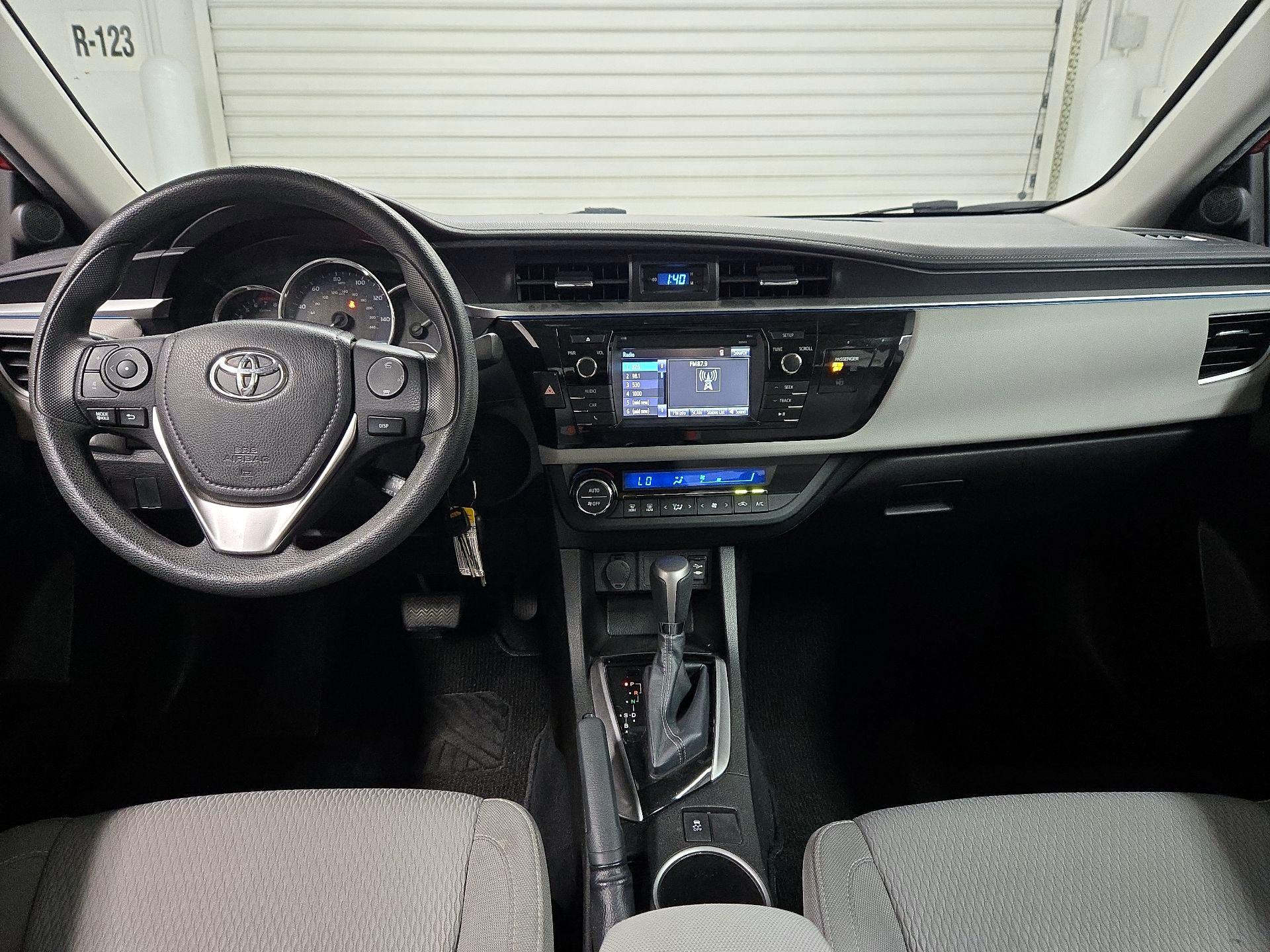 Thumbnail: 2015 Toyota Corolla - 9