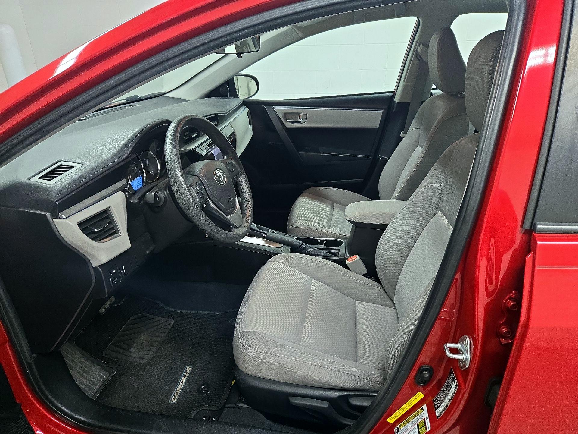 Thumbnail: 2015 Toyota Corolla - 11