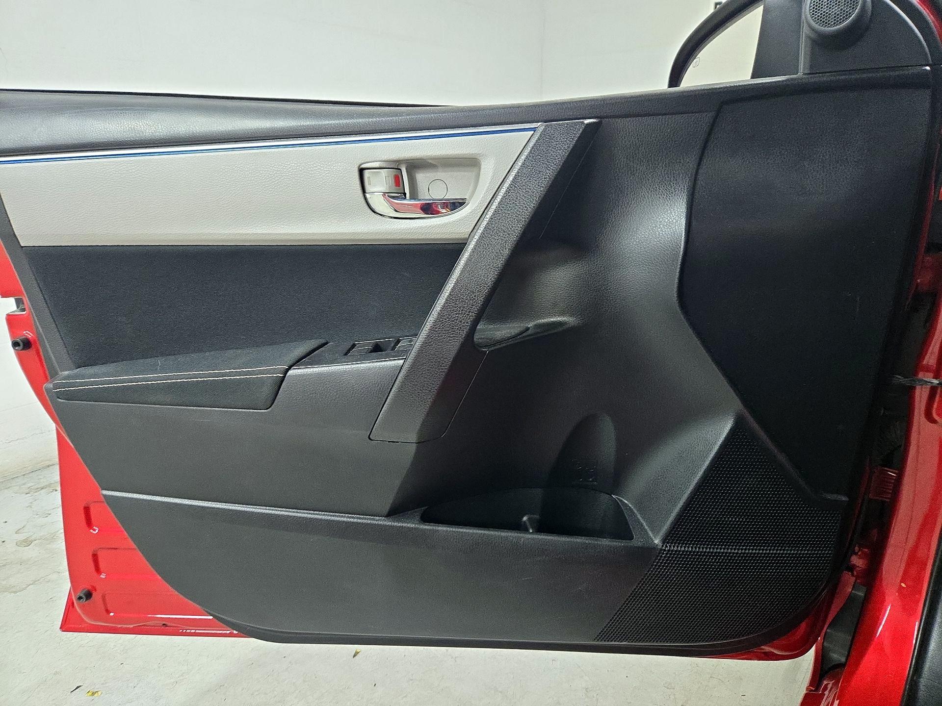 Thumbnail: 2015 Toyota Corolla - 12