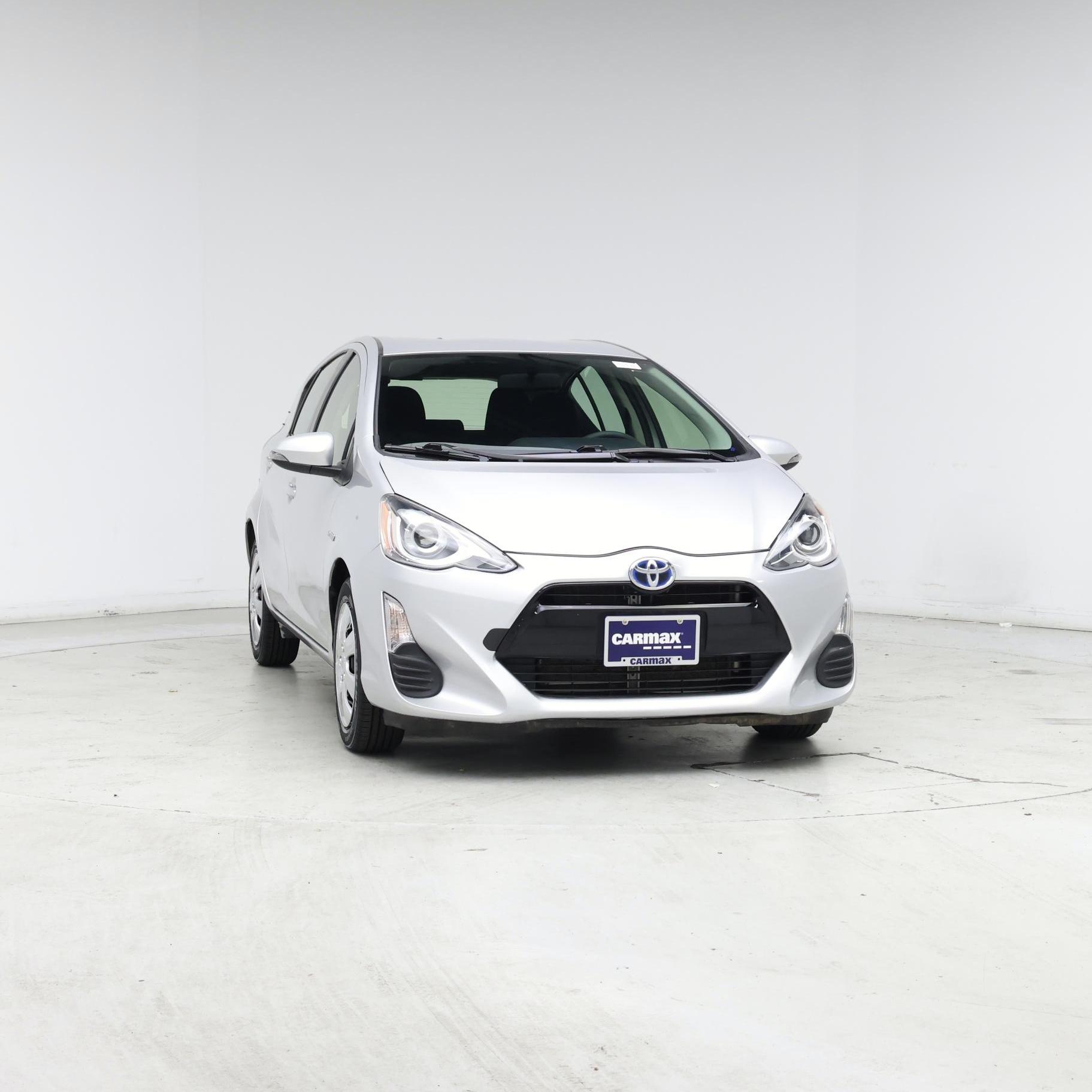 Thumbnail: 2016 Toyota Prius c - 5