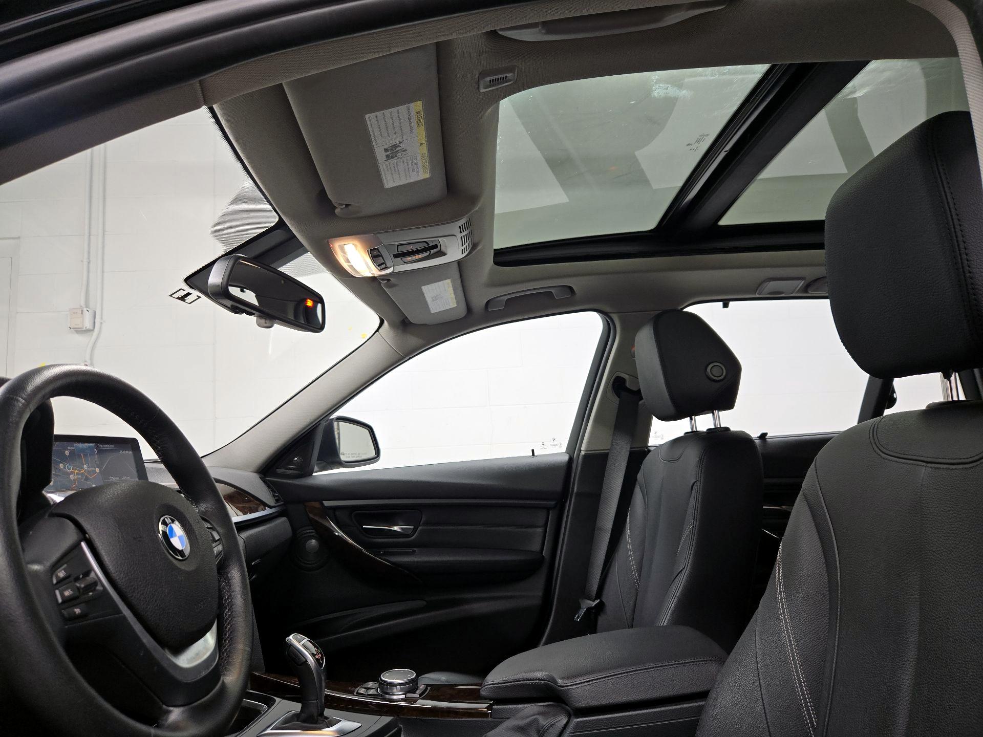 Thumbnail: 2015 BMW 3 Series - 20