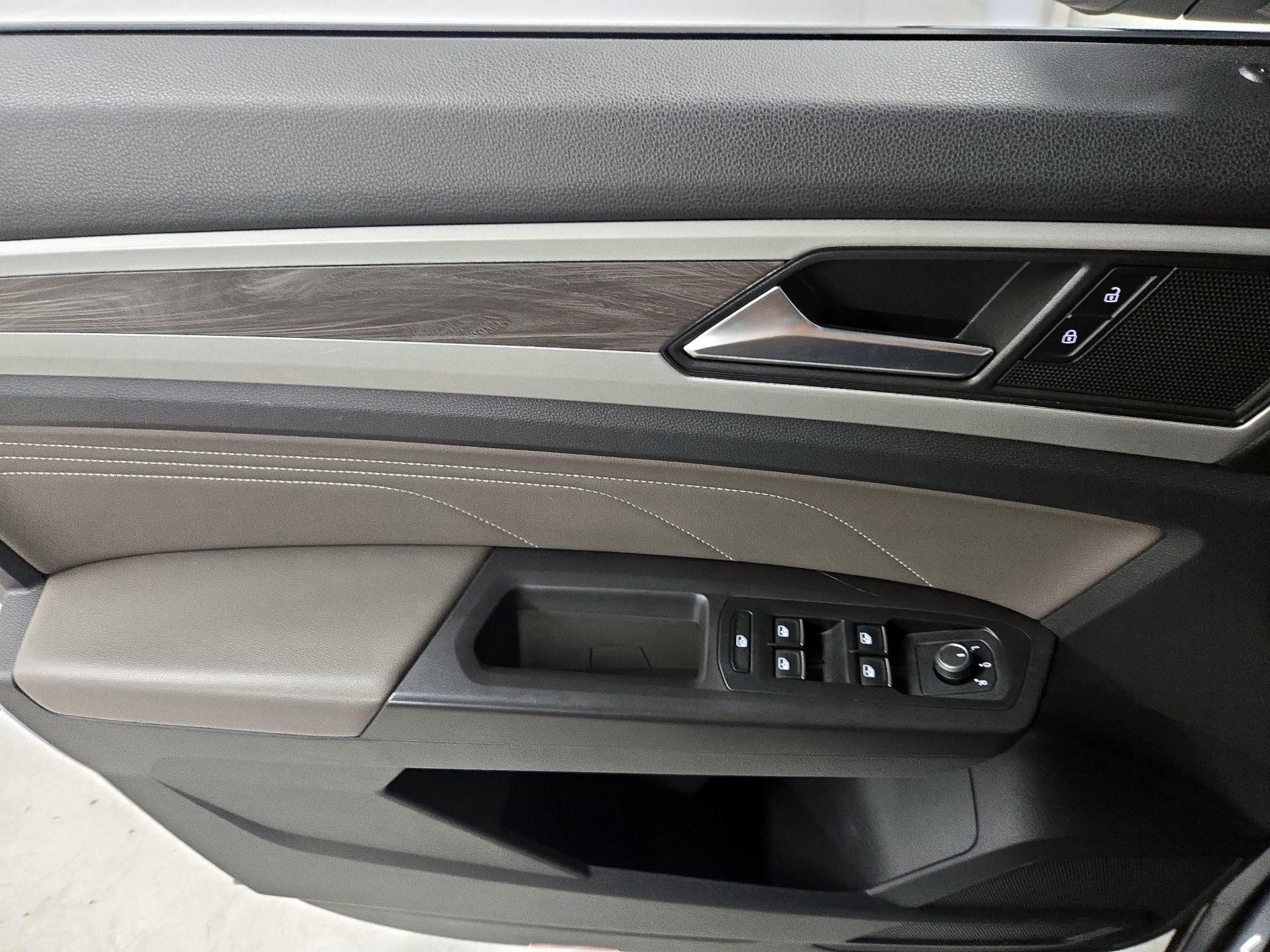 Thumbnail: 2022 Volkswagen Atlas - 12