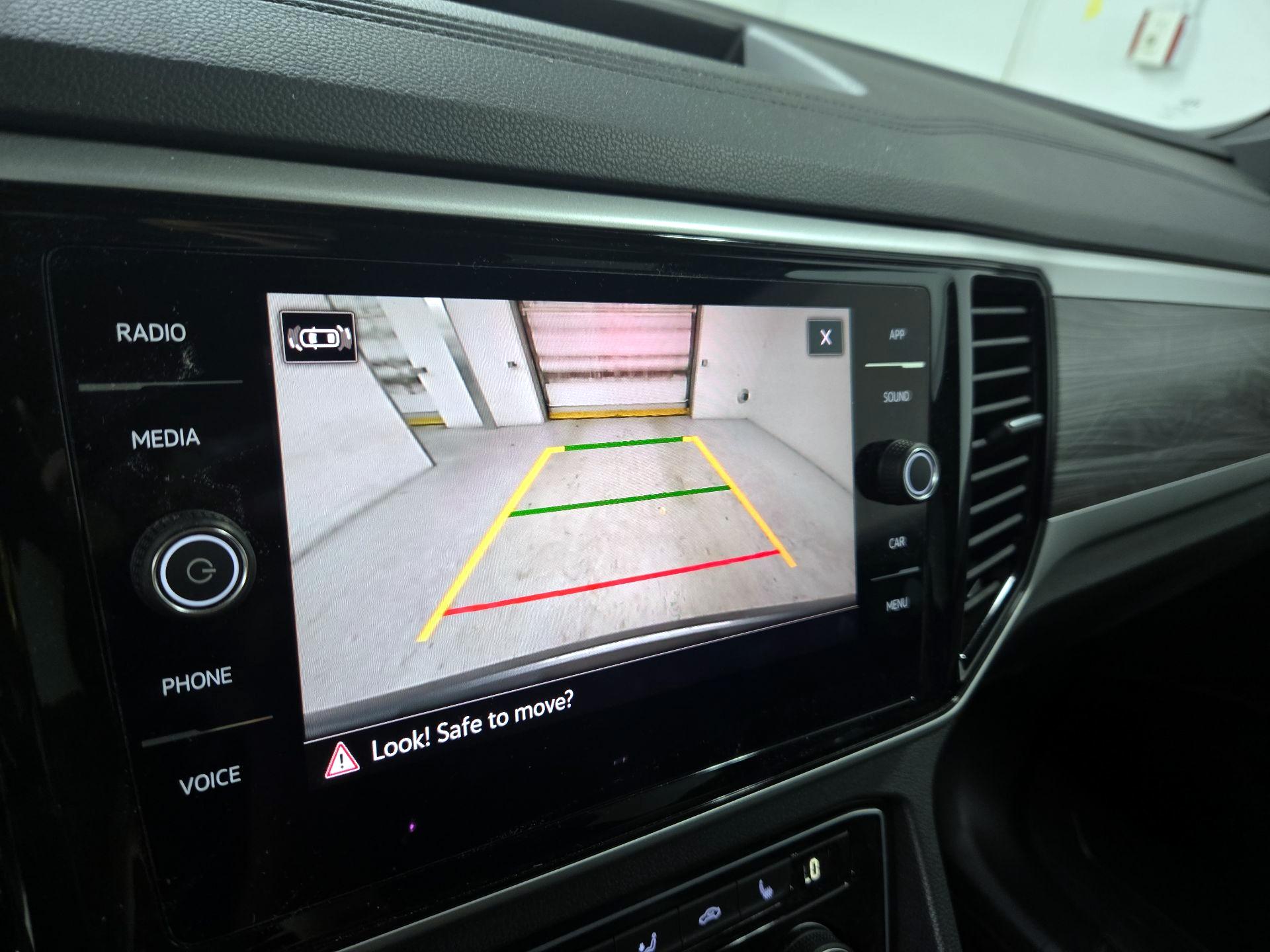 Thumbnail: 2022 Volkswagen Atlas - 14