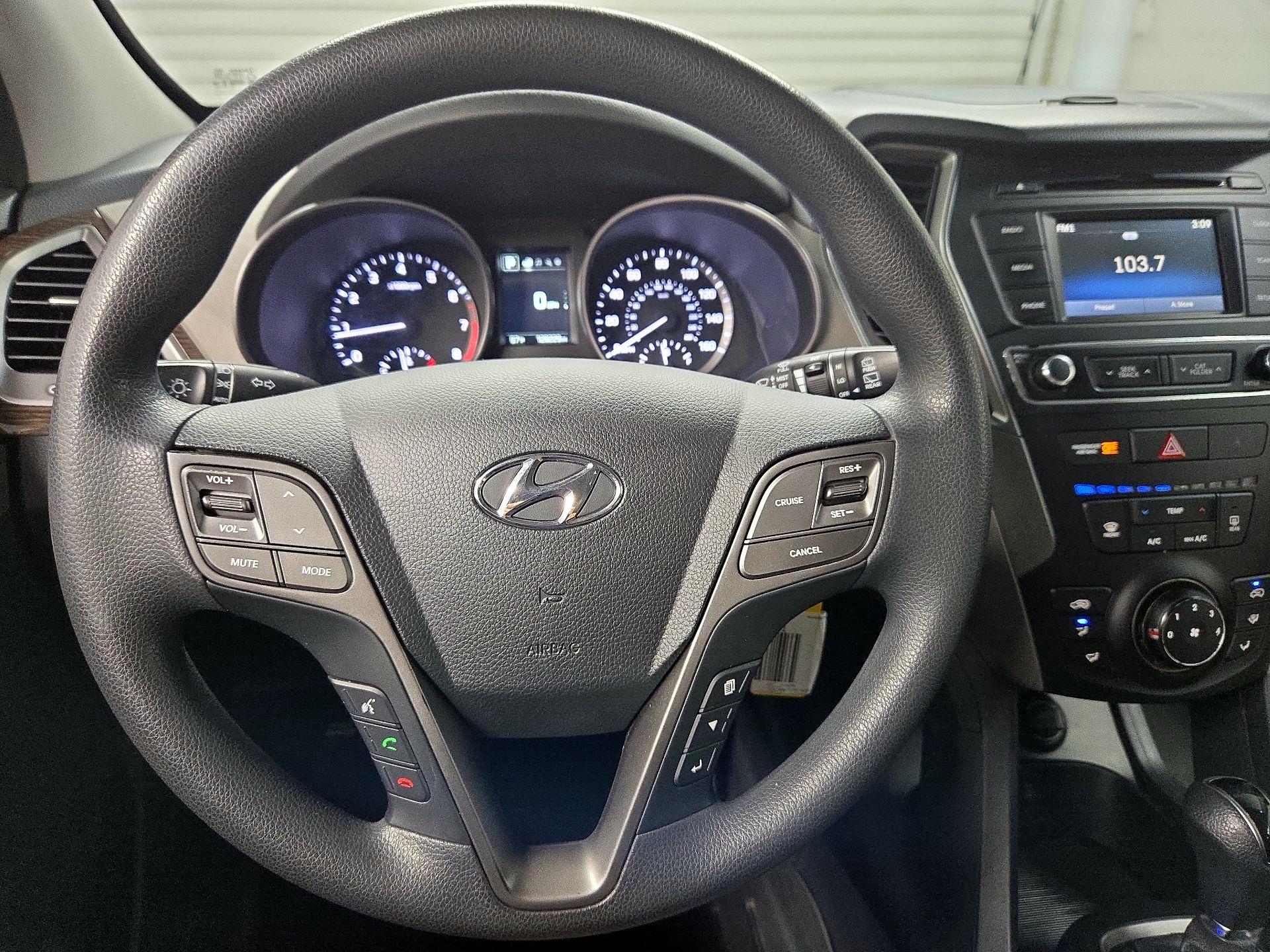 Thumbnail: 2017 Hyundai Santa Fe - 10