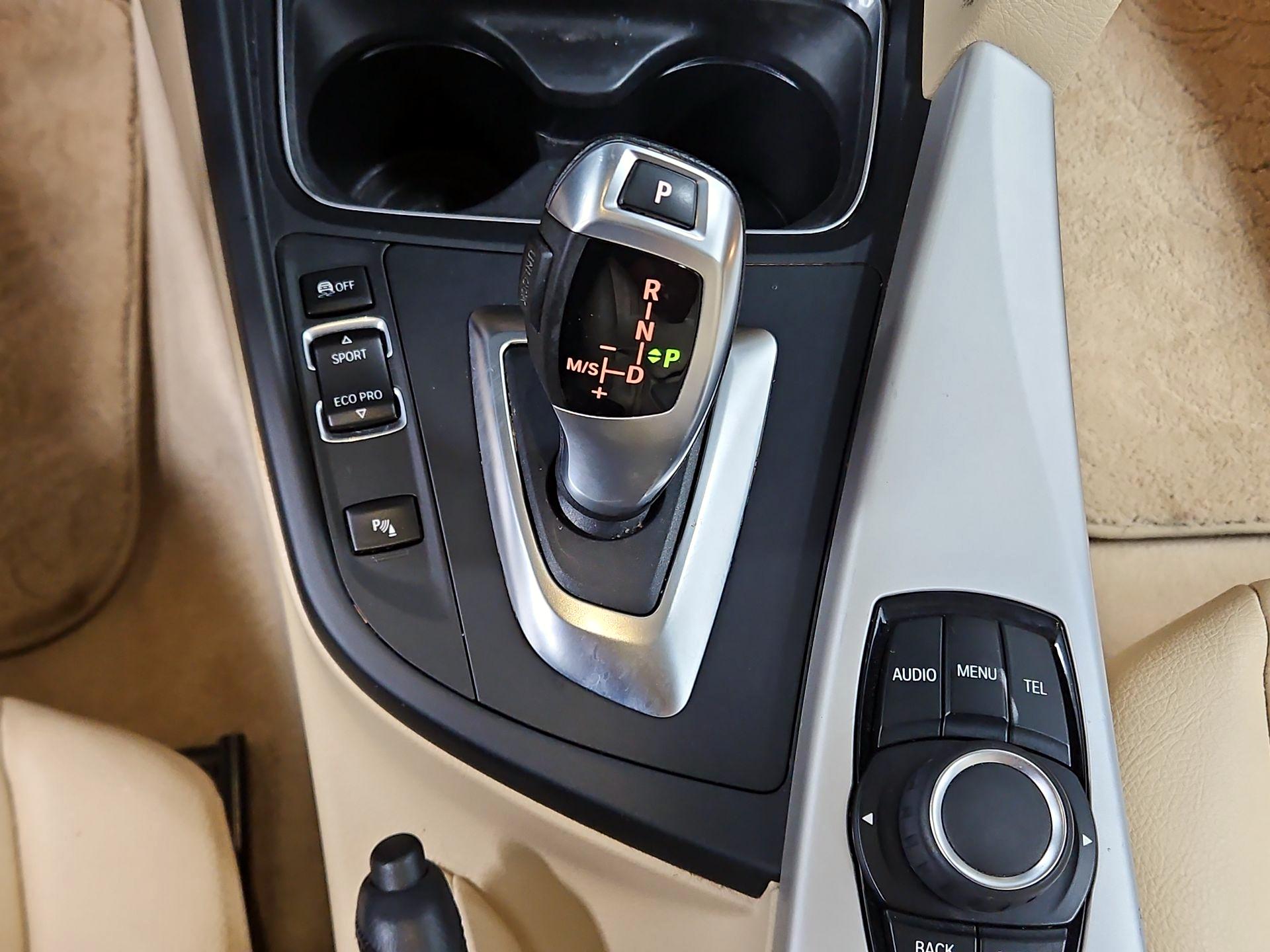 Thumbnail: 2015 BMW 3 Series - 17