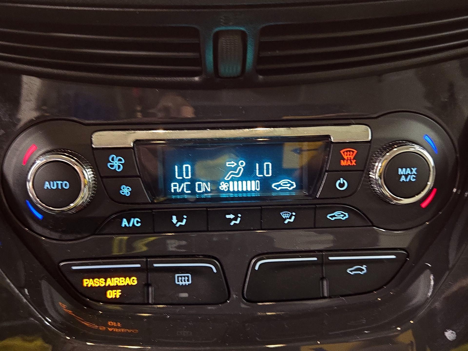 Thumbnail: 2015 Ford Escape - 16