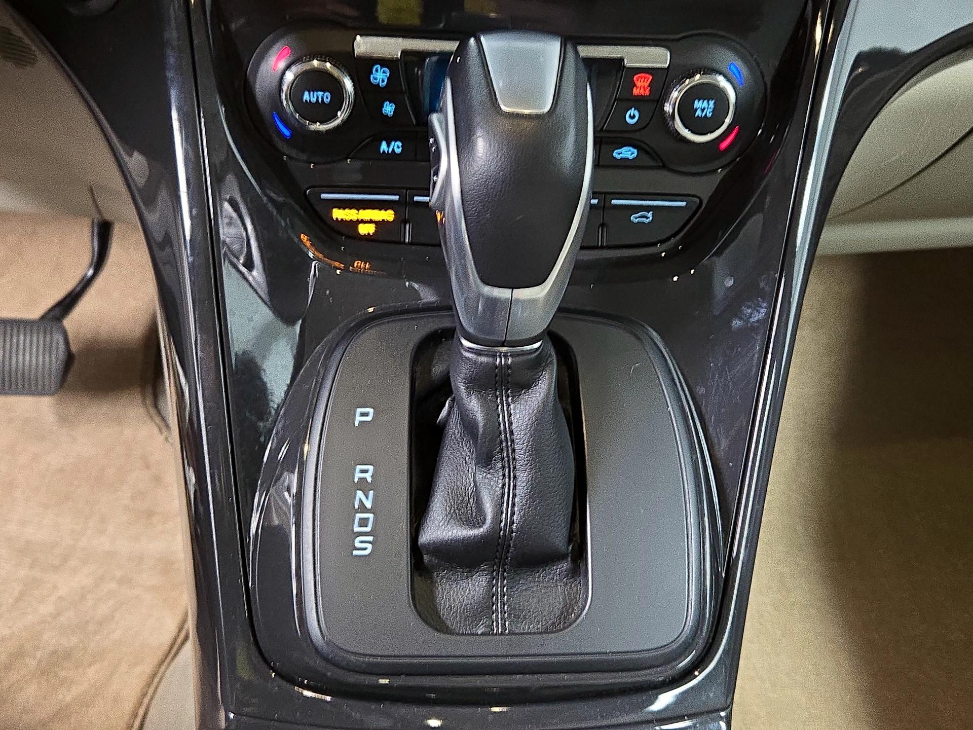 Thumbnail: 2015 Ford Escape - 17