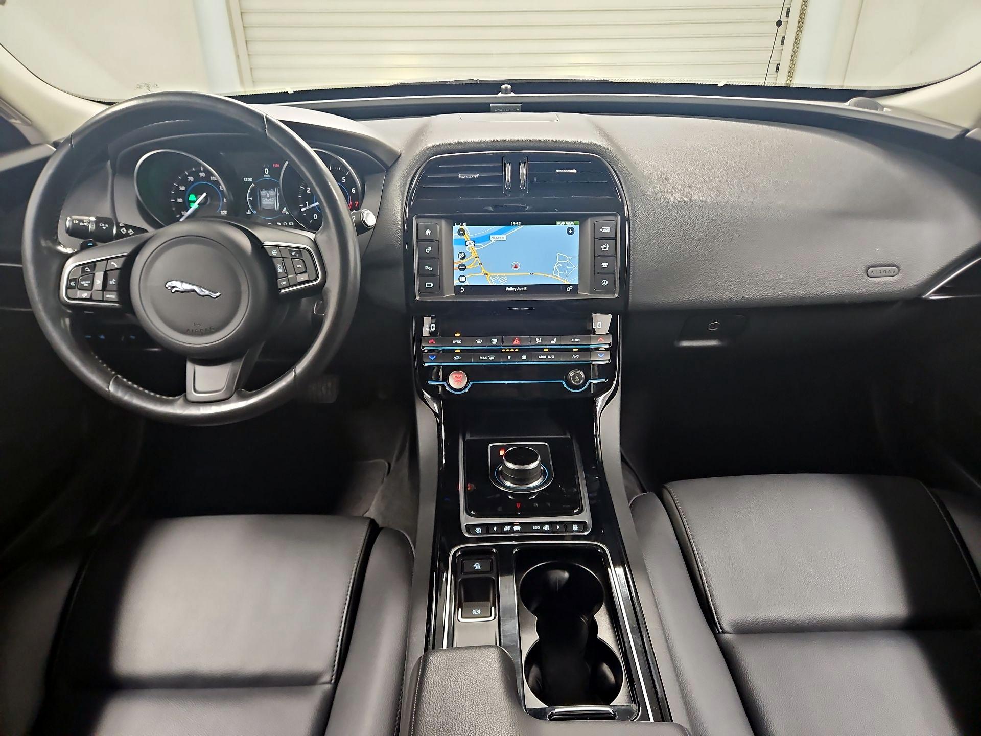 Thumbnail: 2018 Jaguar XE - 9