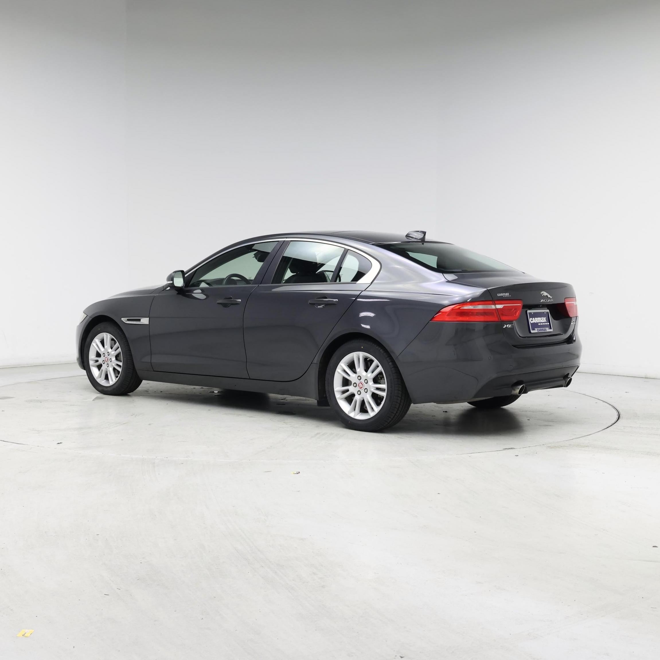 Thumbnail: 2018 Jaguar XE - 2