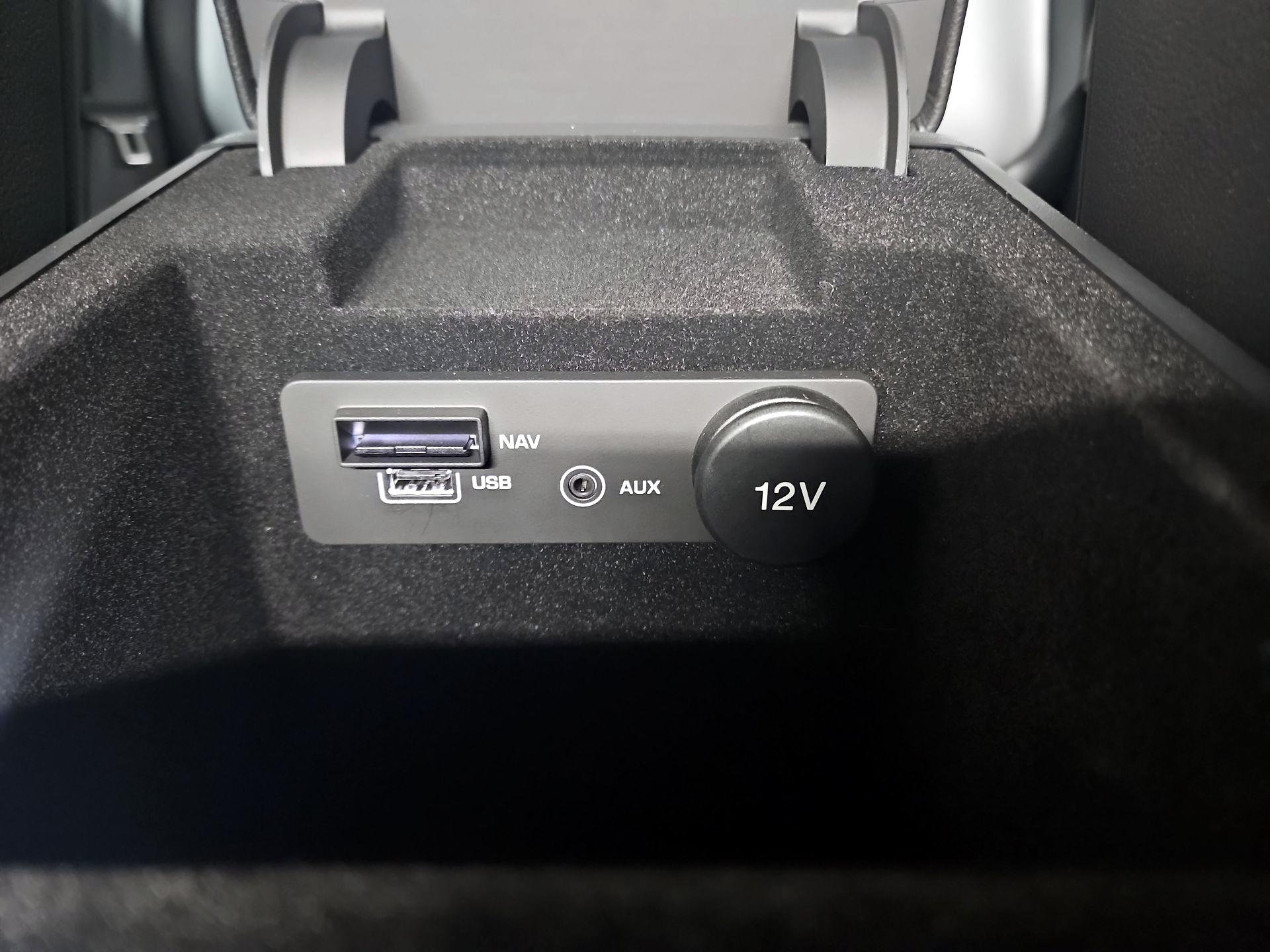 Thumbnail: 2018 Jaguar XE - 19
