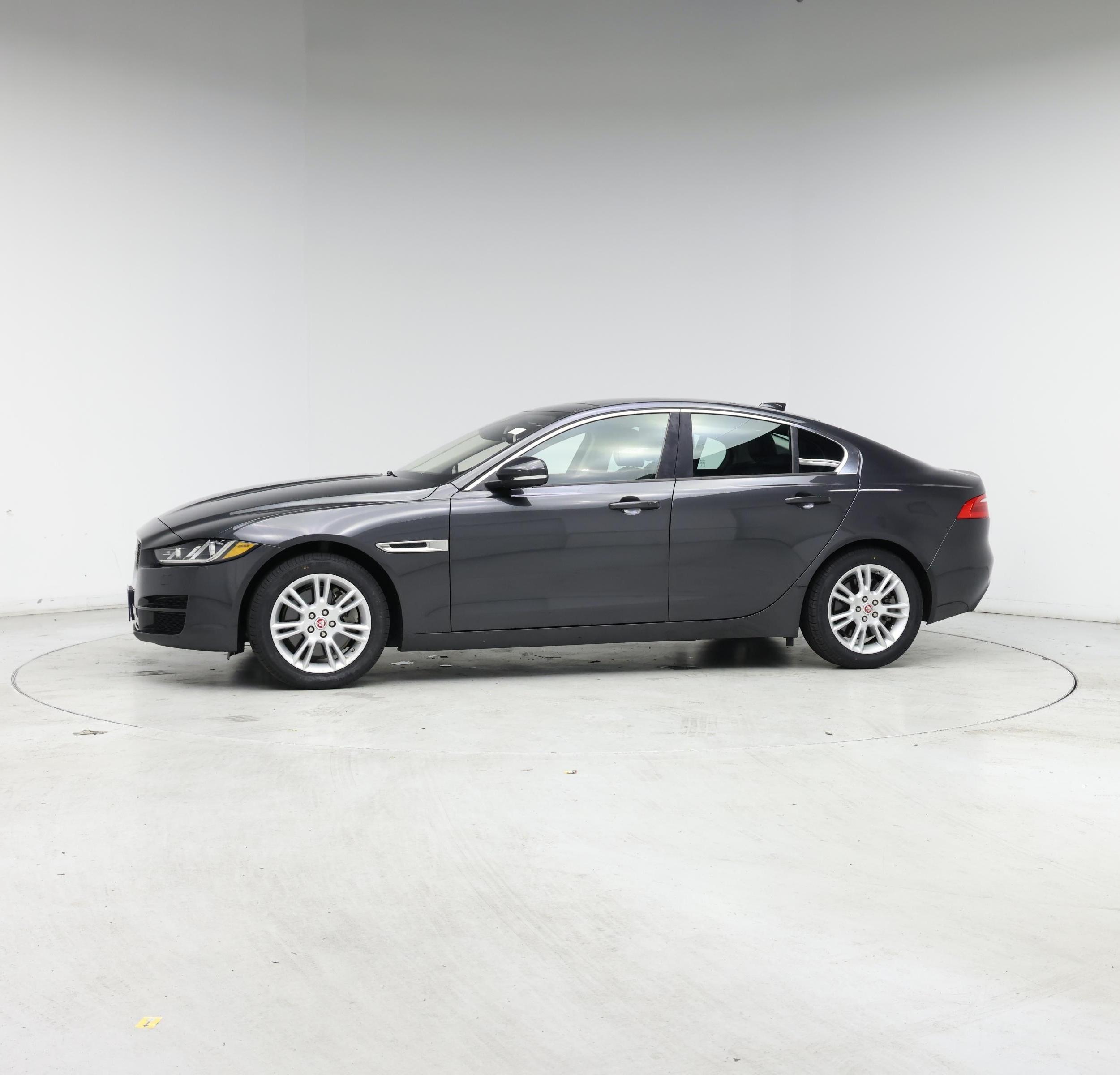 Thumbnail: 2018 Jaguar XE - 3