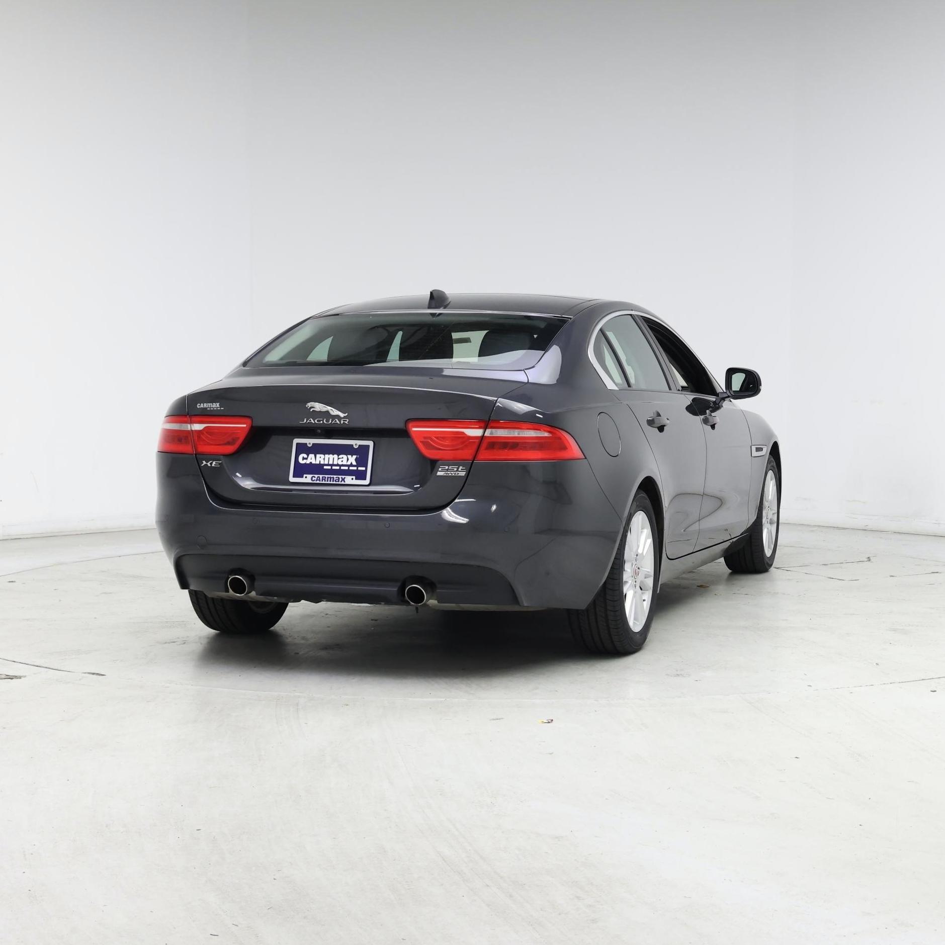 Thumbnail: 2018 Jaguar XE - 8