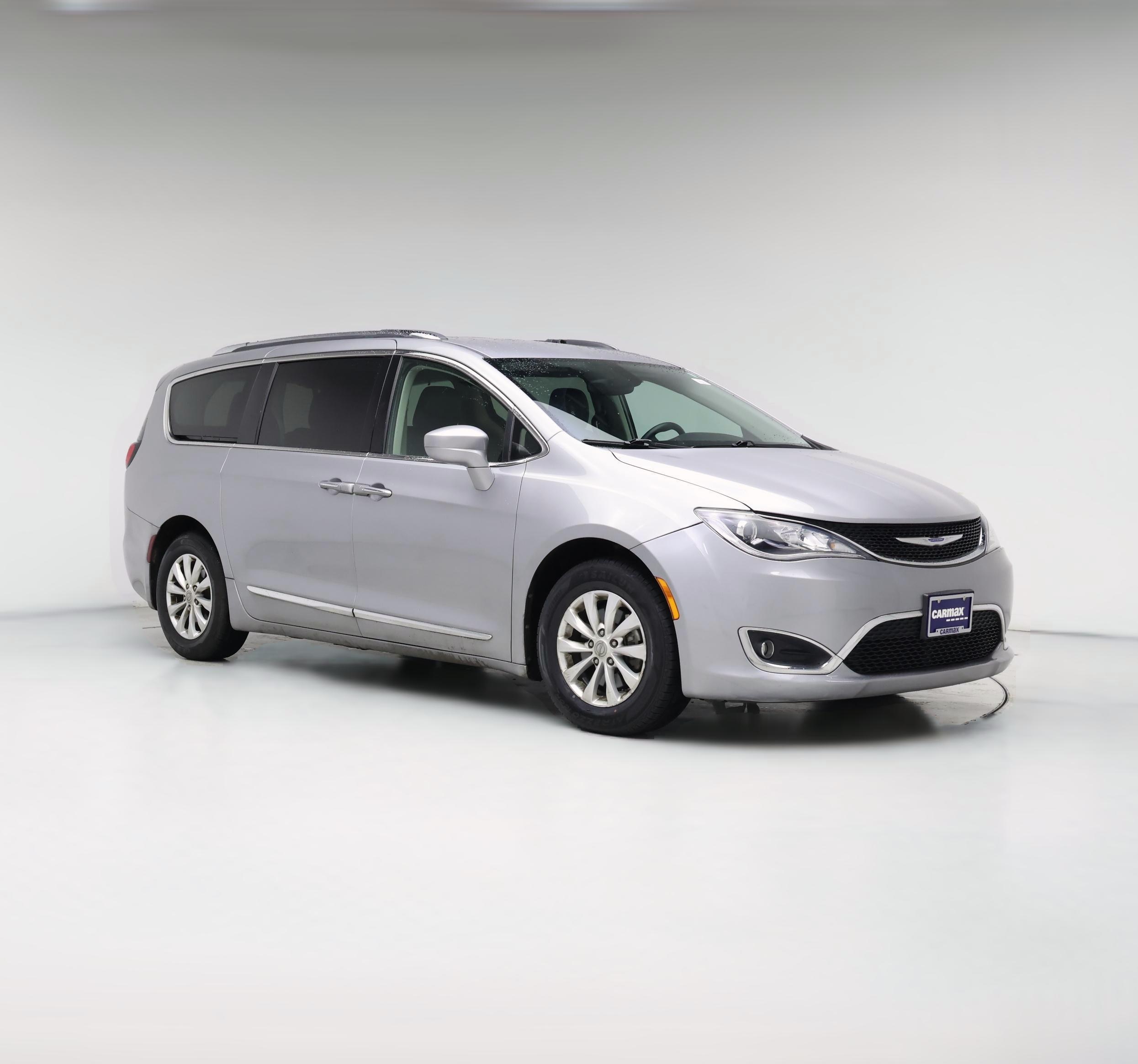 Thumbnail: 2018 Chrysler Pacifica - 1