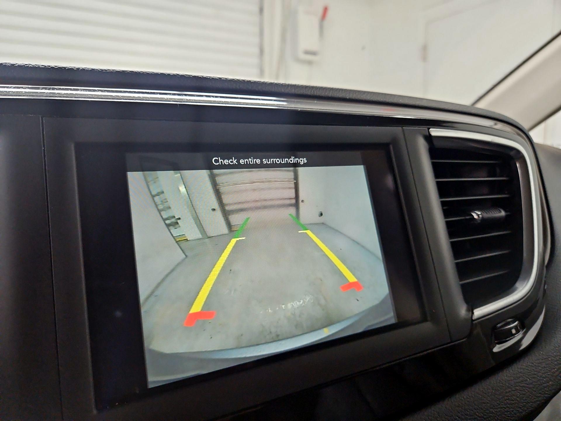Thumbnail: 2018 Chrysler Pacifica - 14