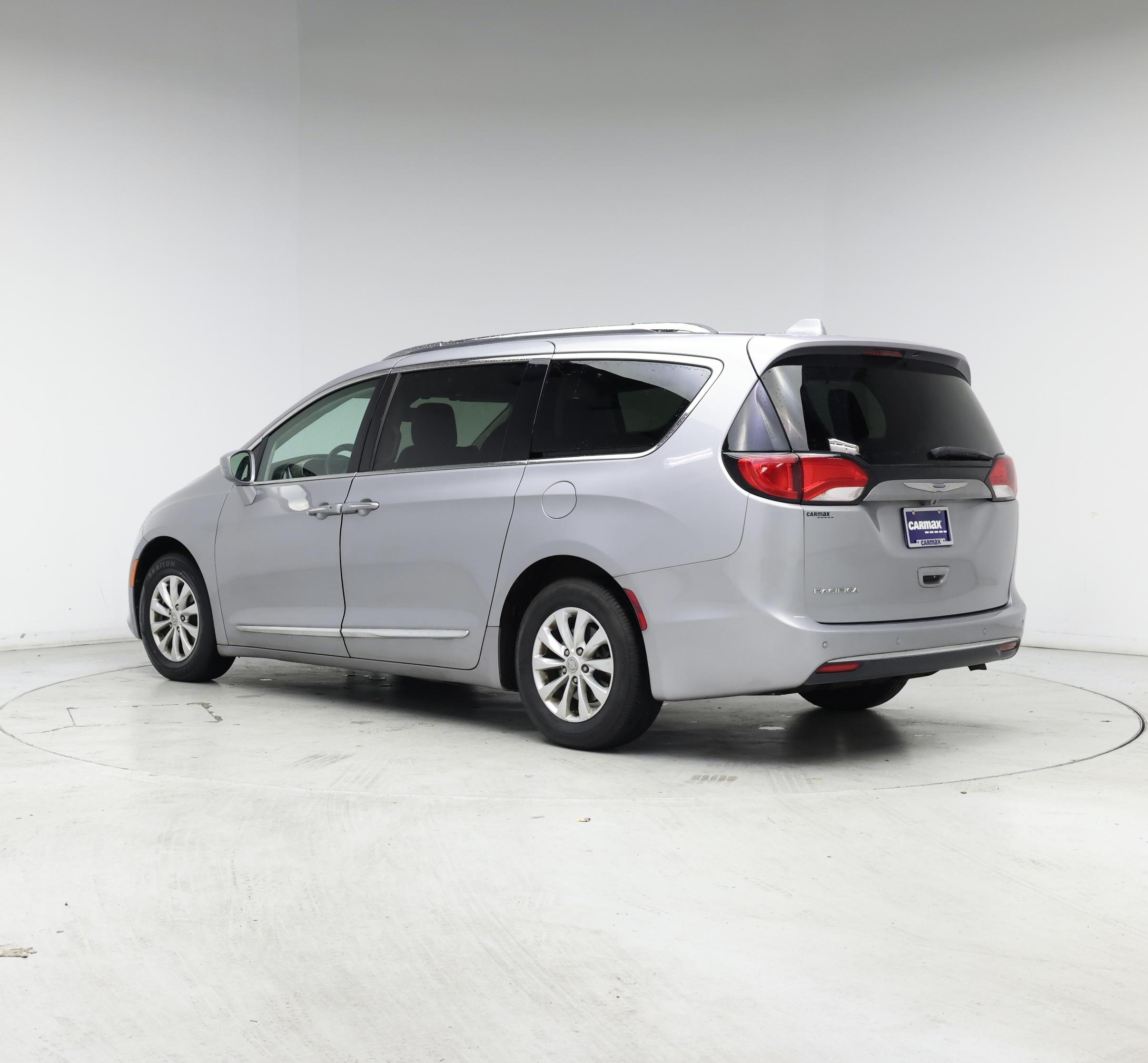 Thumbnail: 2018 Chrysler Pacifica - 2