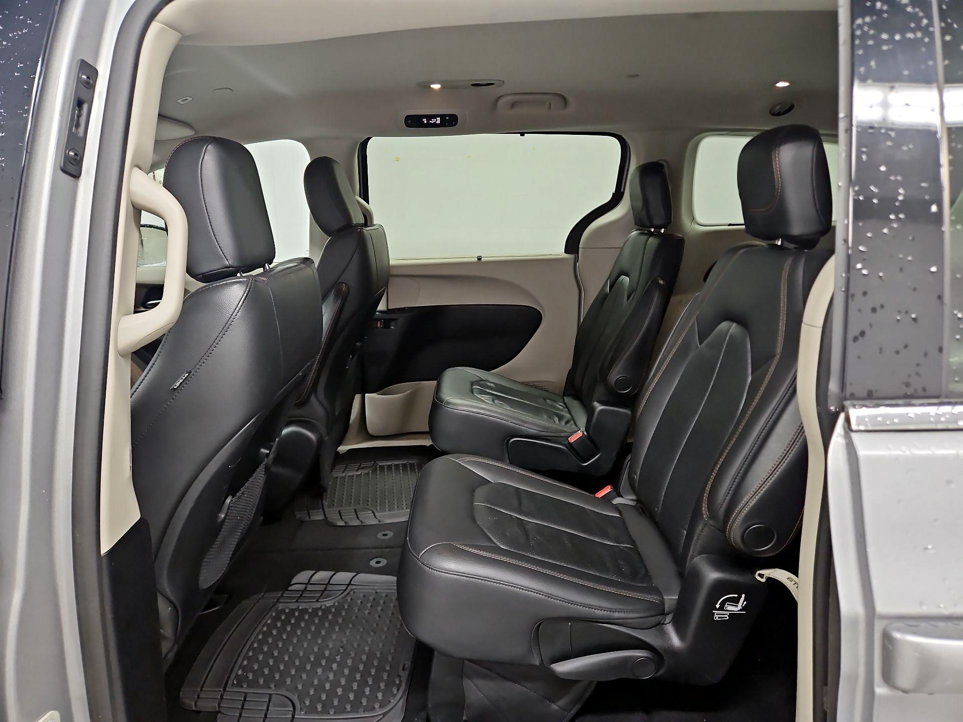 Thumbnail: 2018 Chrysler Pacifica - 19