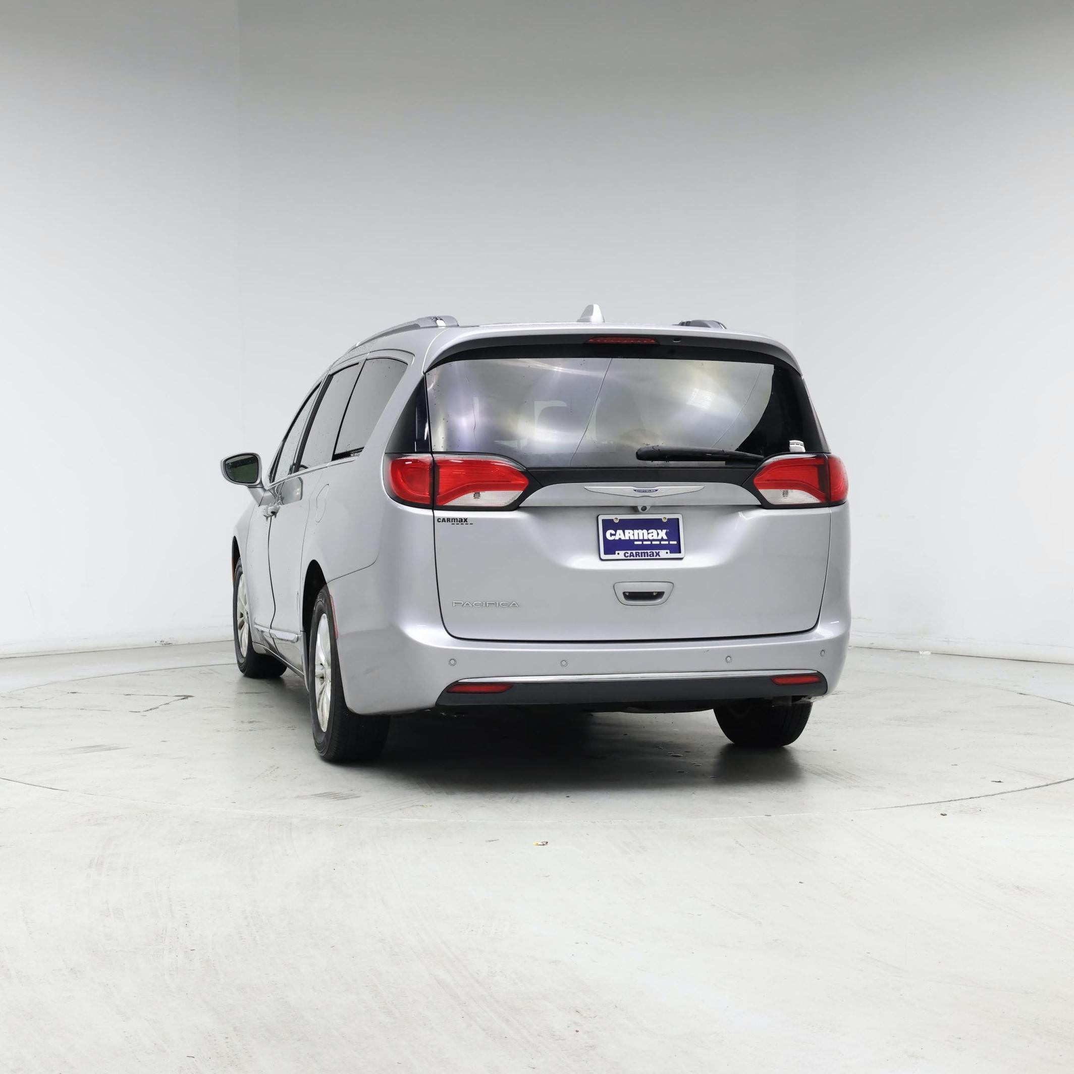 Thumbnail: 2018 Chrysler Pacifica - 6