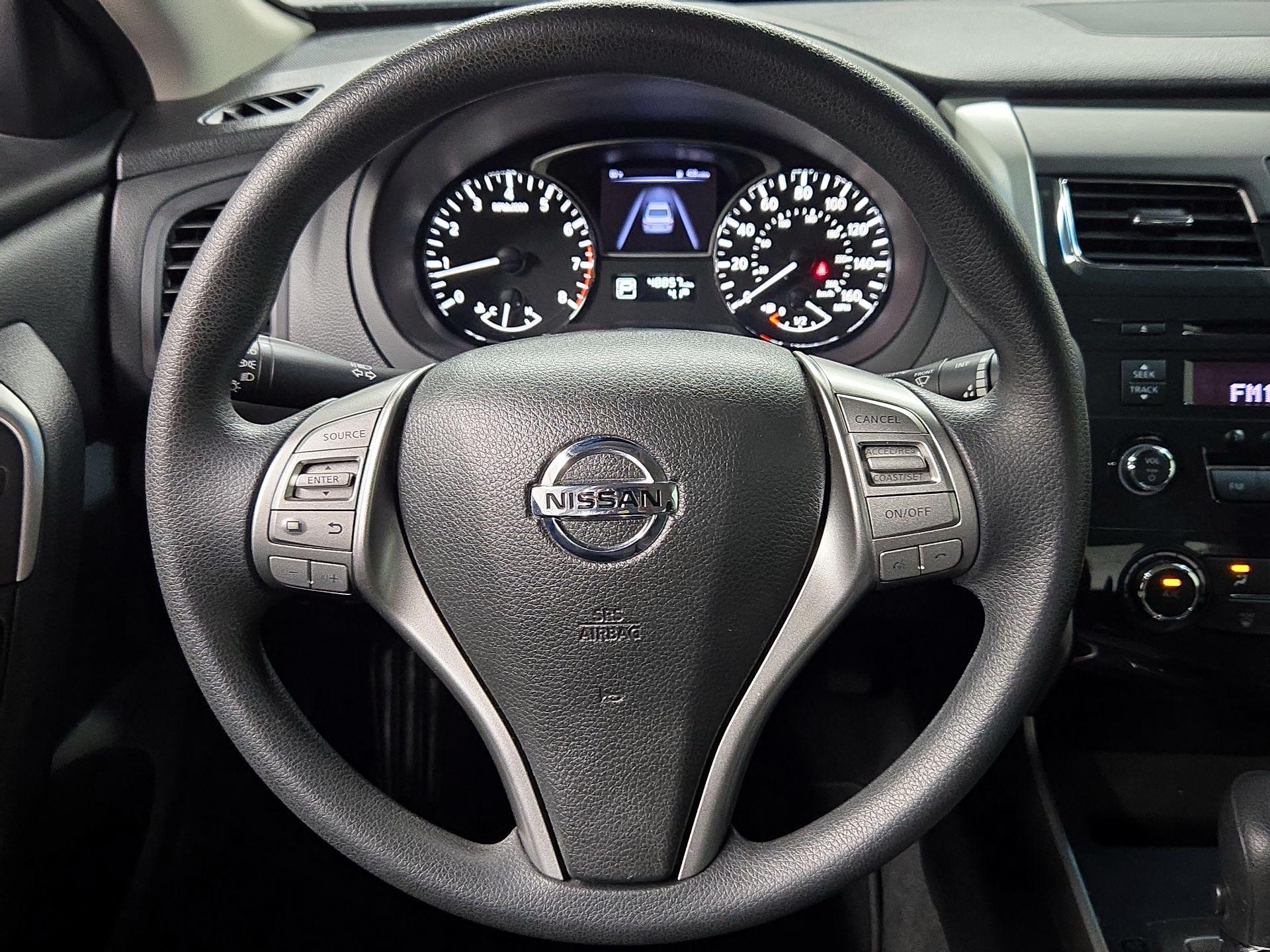 Thumbnail: 2015 Nissan Altima - 10