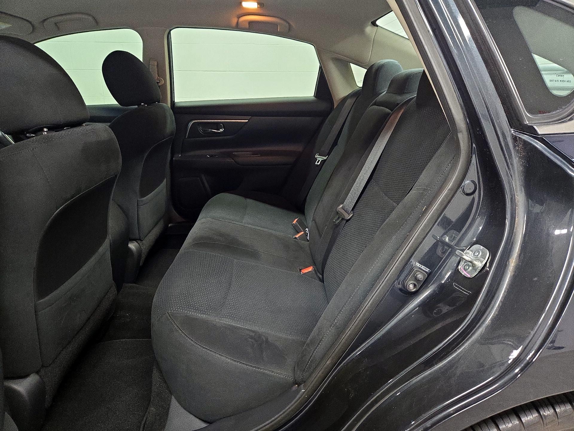 Thumbnail: 2015 Nissan Altima - 17