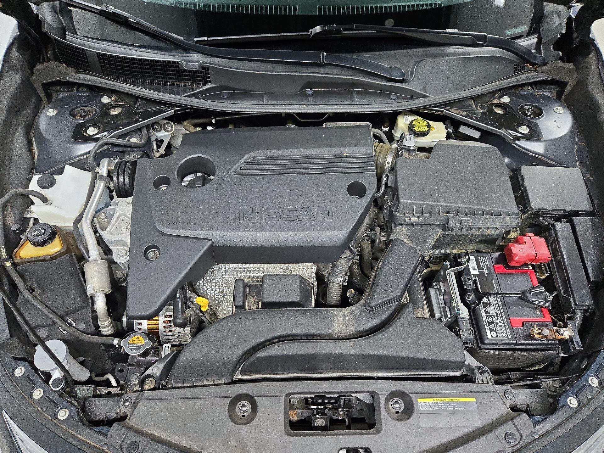 Thumbnail: 2015 Nissan Altima - 19
