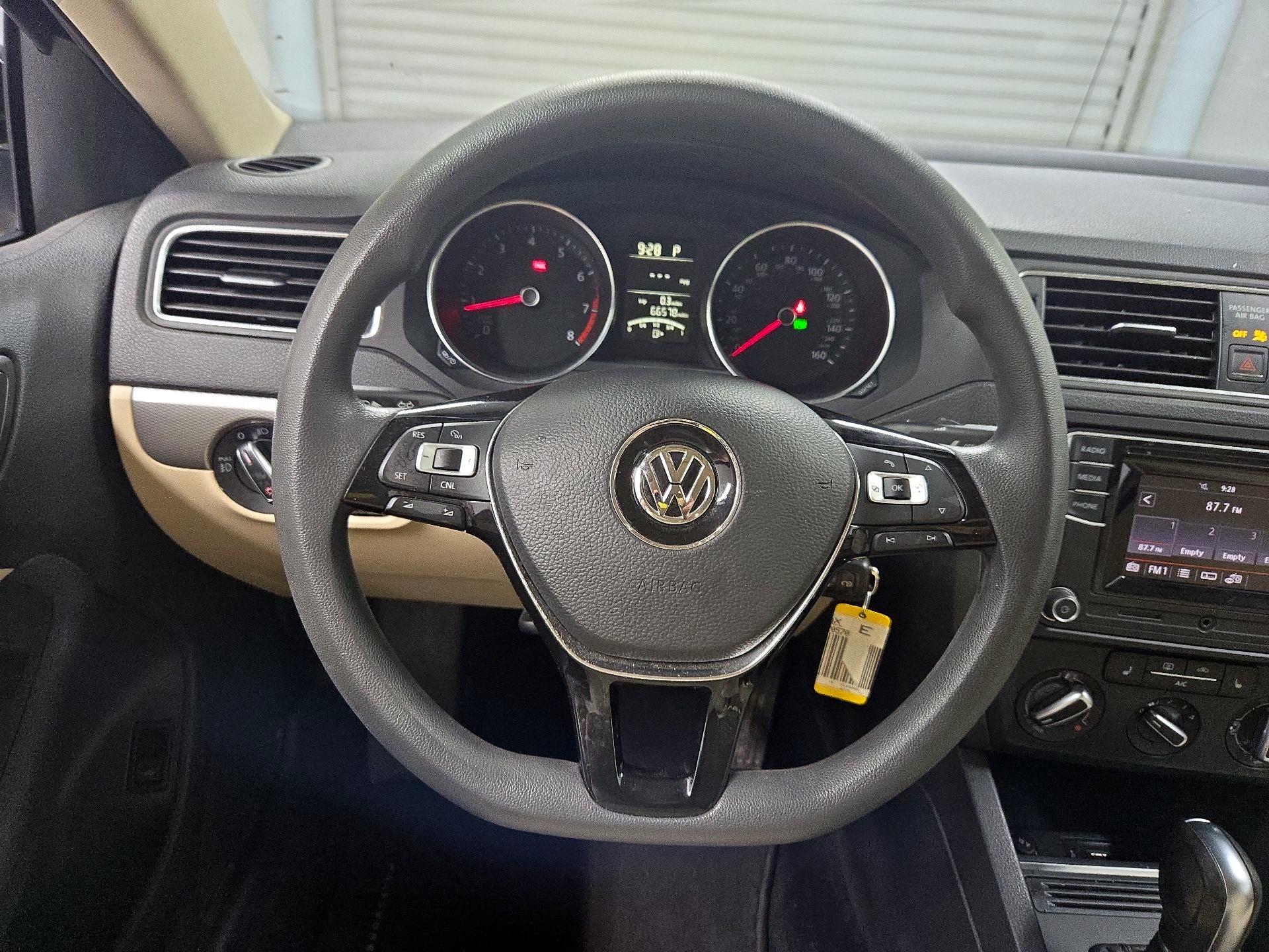 Thumbnail: 2018 Volkswagen Jetta - 10