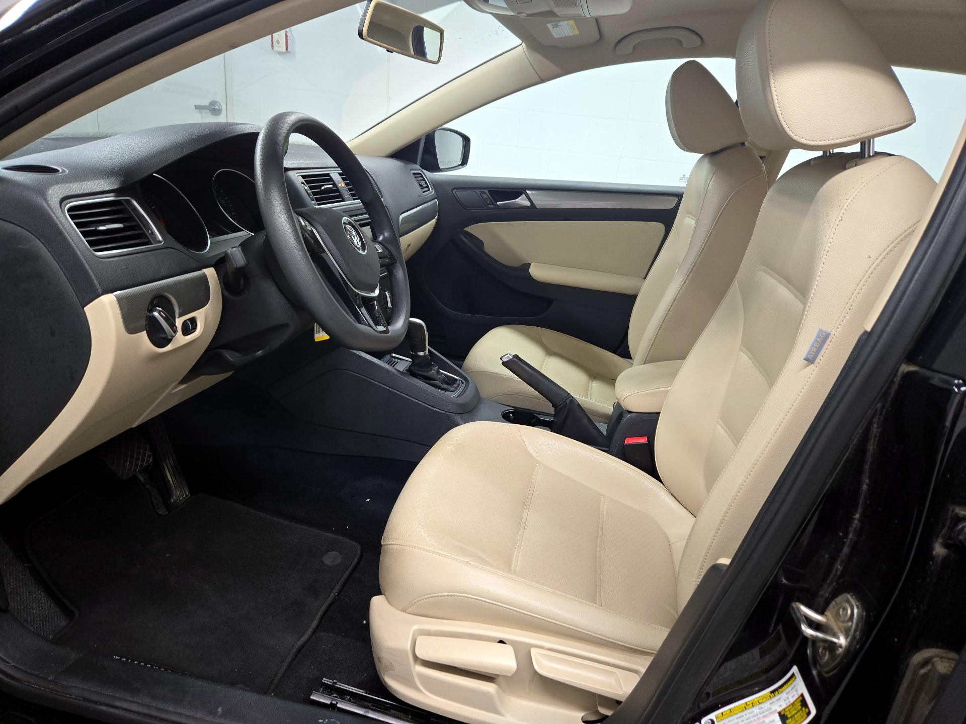 Thumbnail: 2018 Volkswagen Jetta - 11