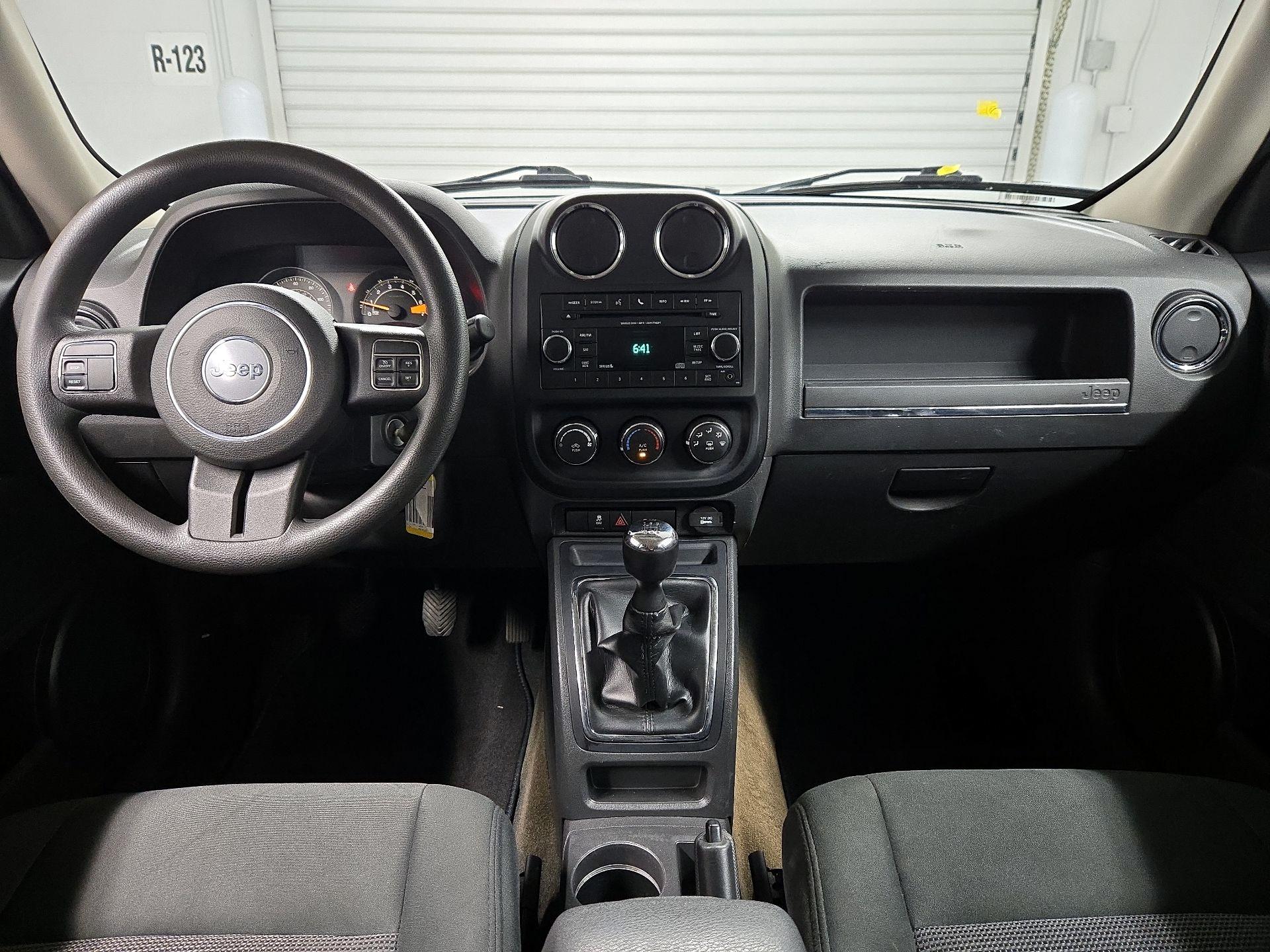 Thumbnail: 2014 Jeep Patriot - 9