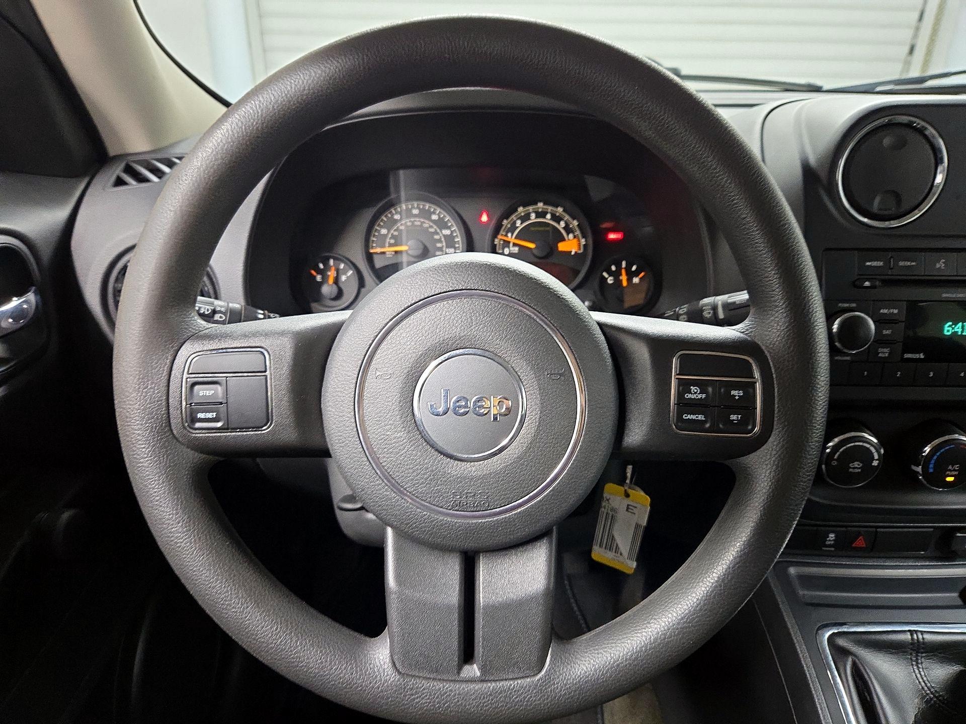 Thumbnail: 2014 Jeep Patriot - 10