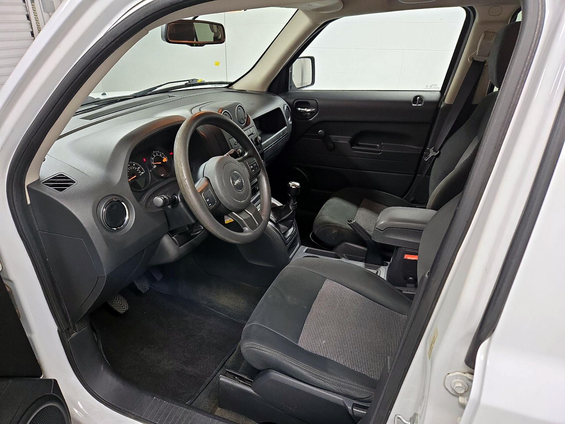 Thumbnail: 2014 Jeep Patriot - 11