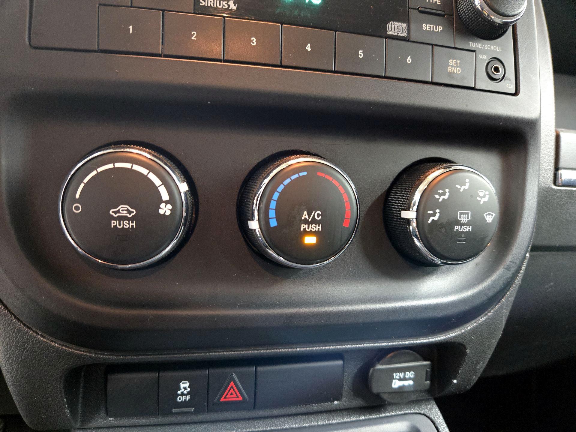Thumbnail: 2014 Jeep Patriot - 14