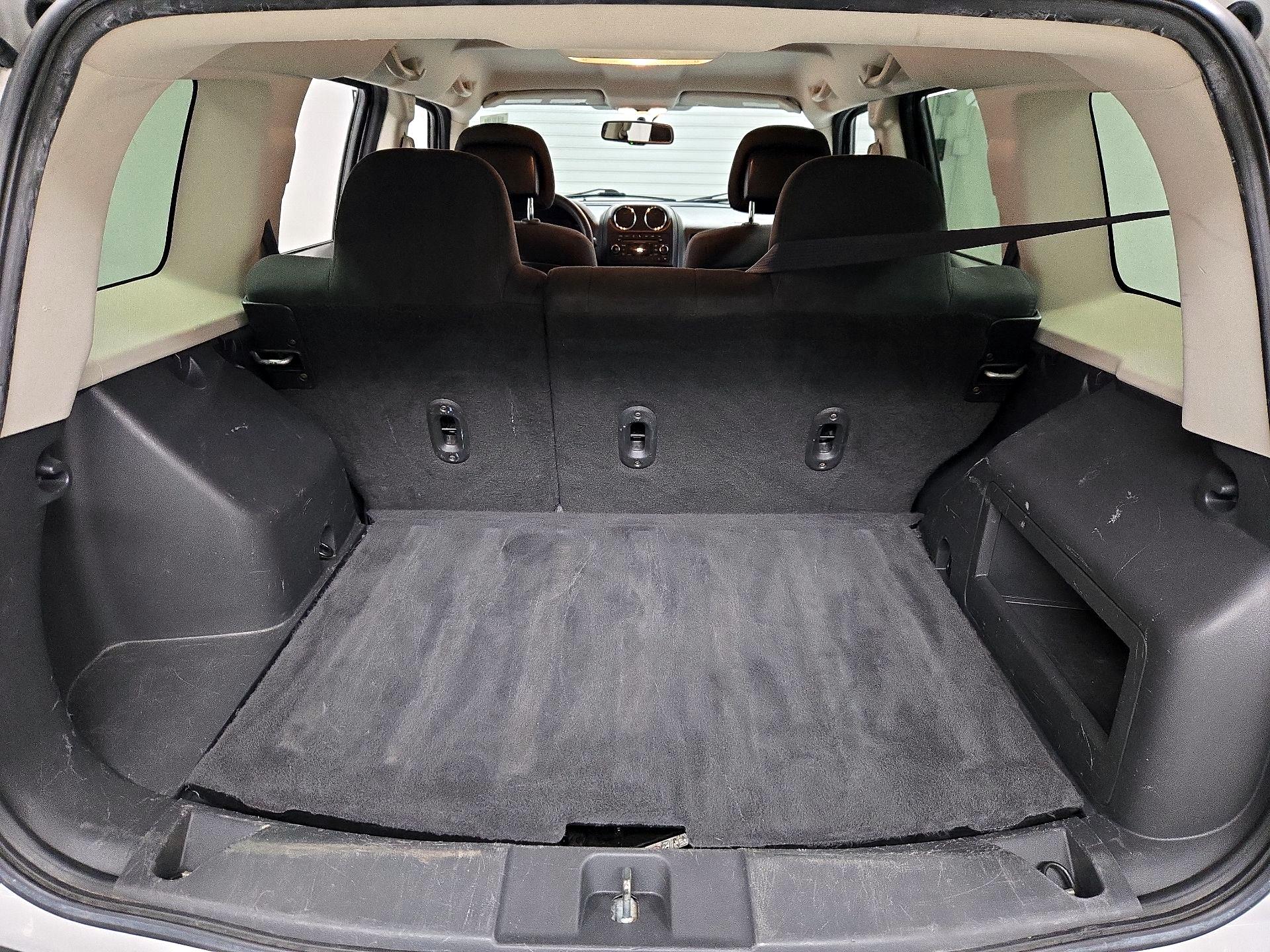 Thumbnail: 2014 Jeep Patriot - 18