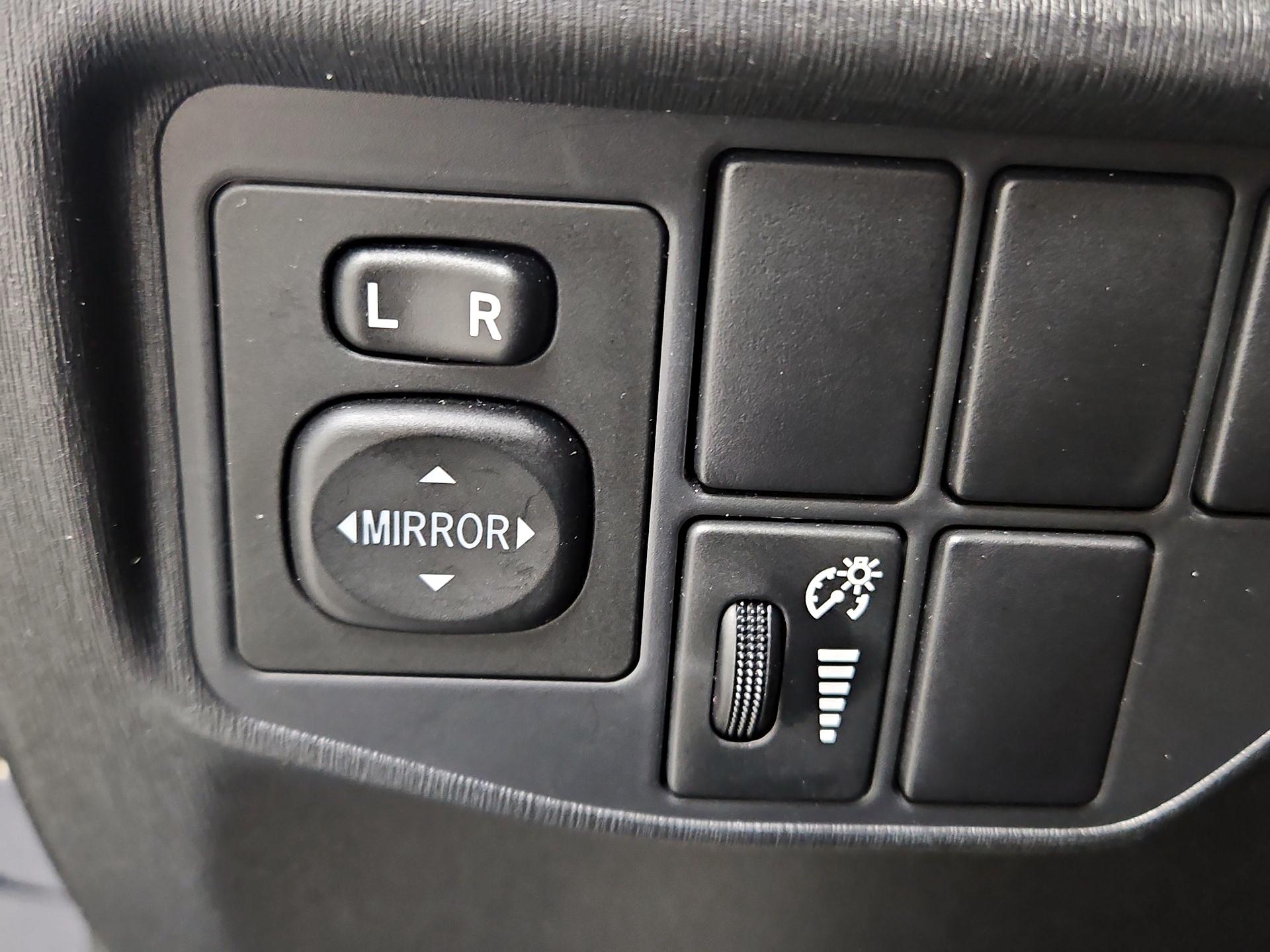 Thumbnail: 2015 Toyota Prius - 13