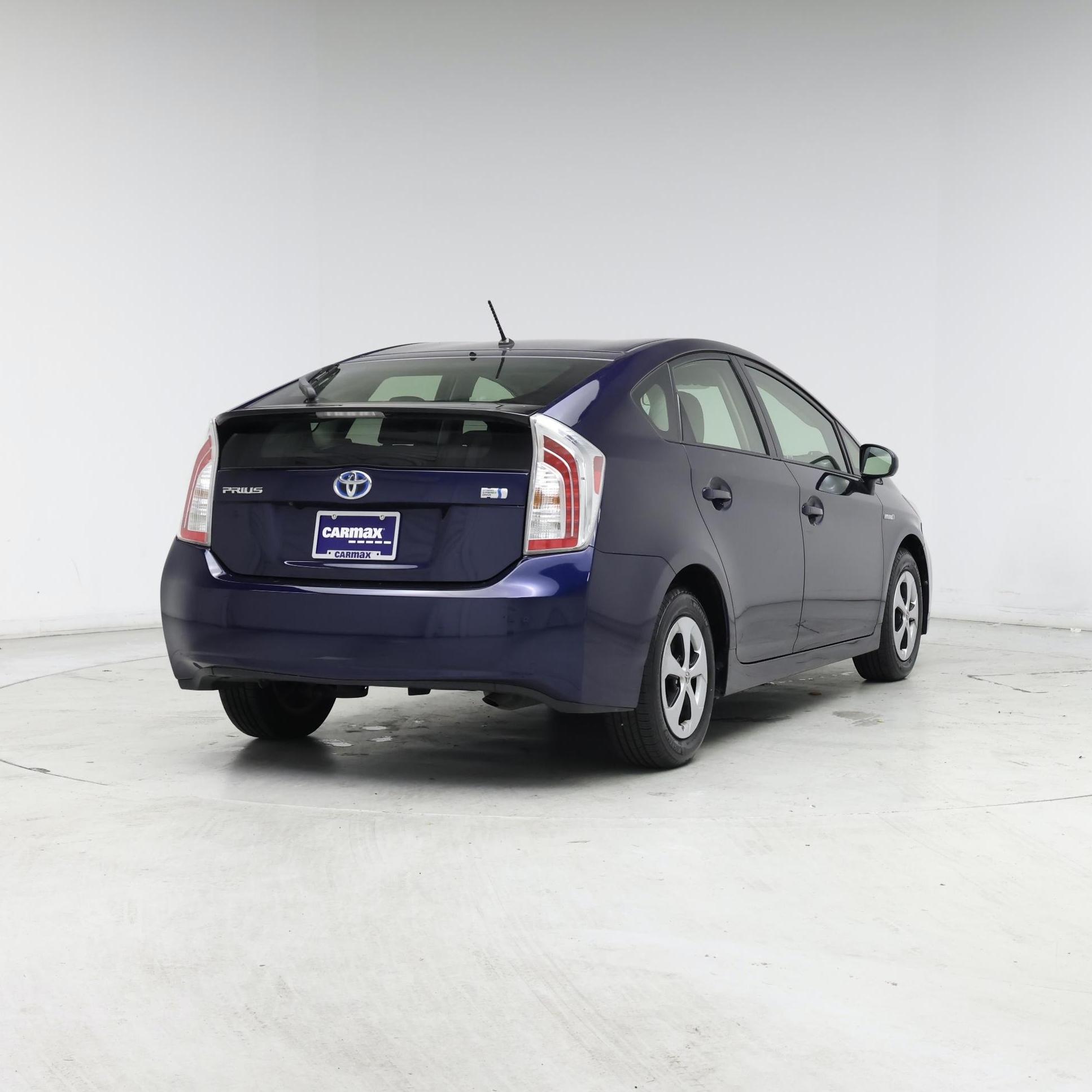 Thumbnail: 2015 Toyota Prius - 8