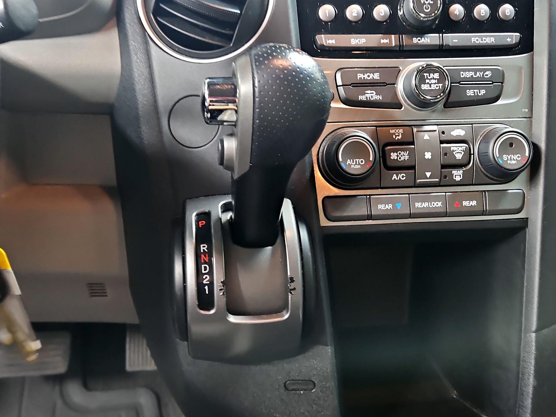 Thumbnail: 2013 Honda Pilot - 17
