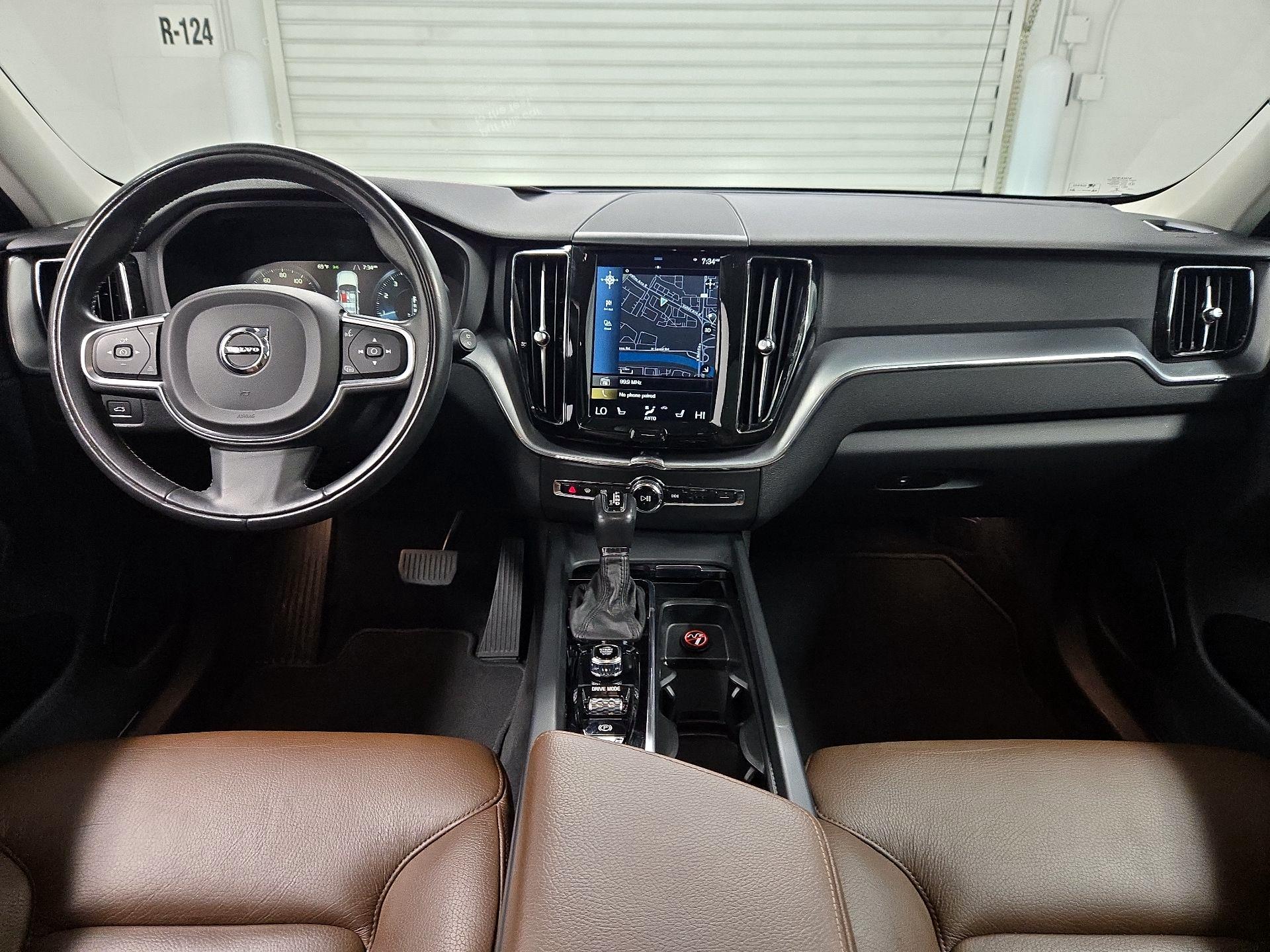 Thumbnail: 2018 Volvo XC60 - 9