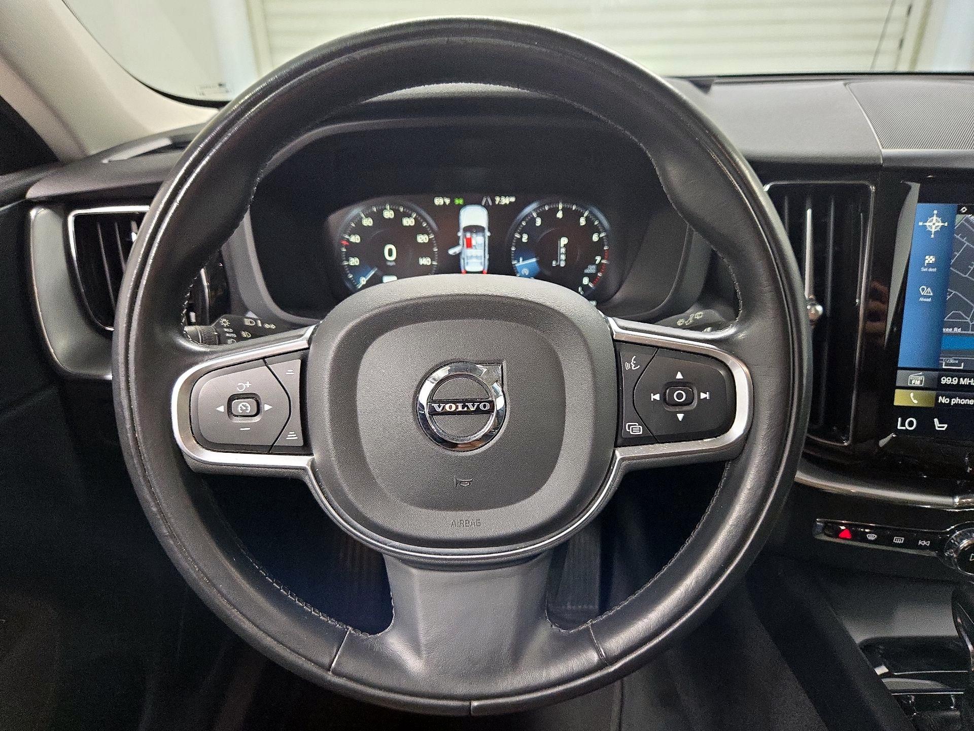 Thumbnail: 2018 Volvo XC60 - 10