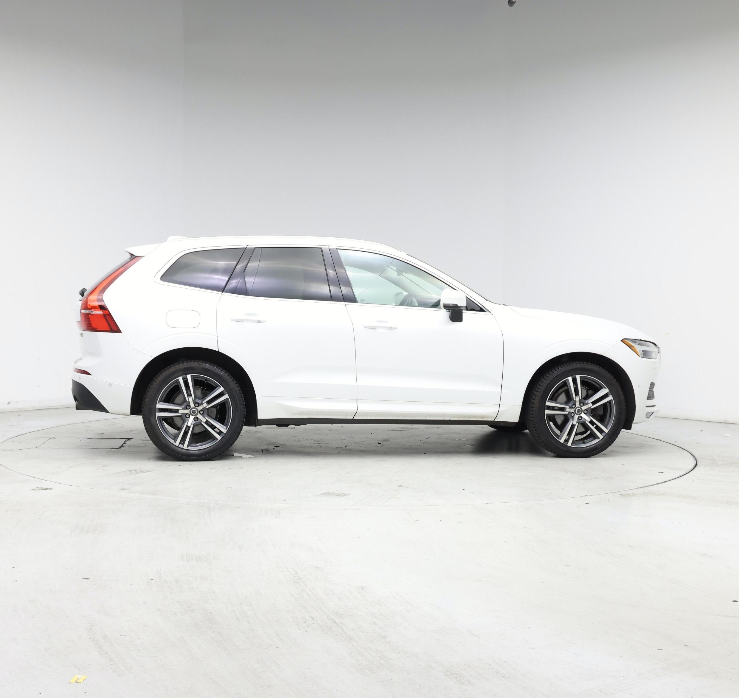 Thumbnail: 2018 Volvo XC60 - 7