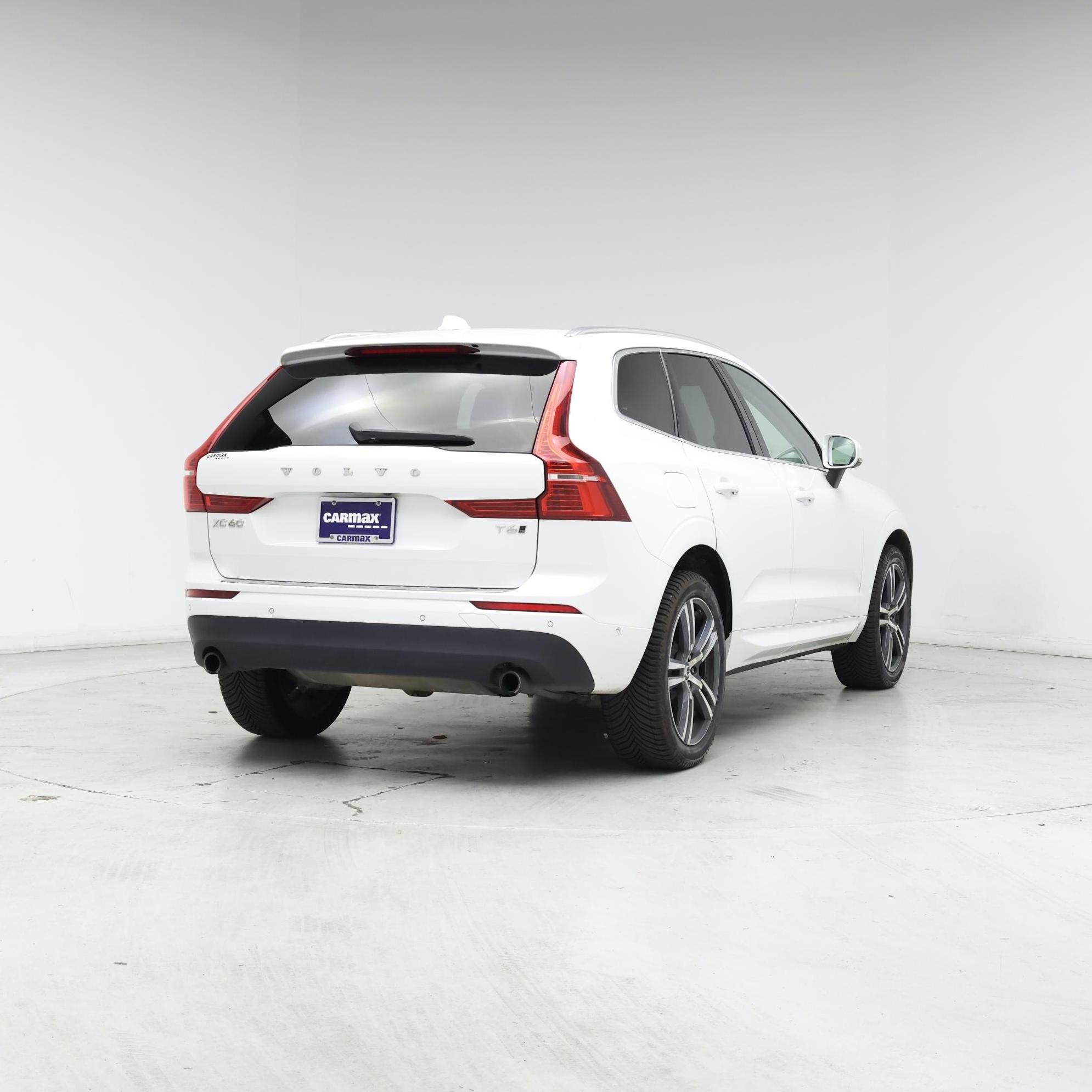 Thumbnail: 2018 Volvo XC60 - 8