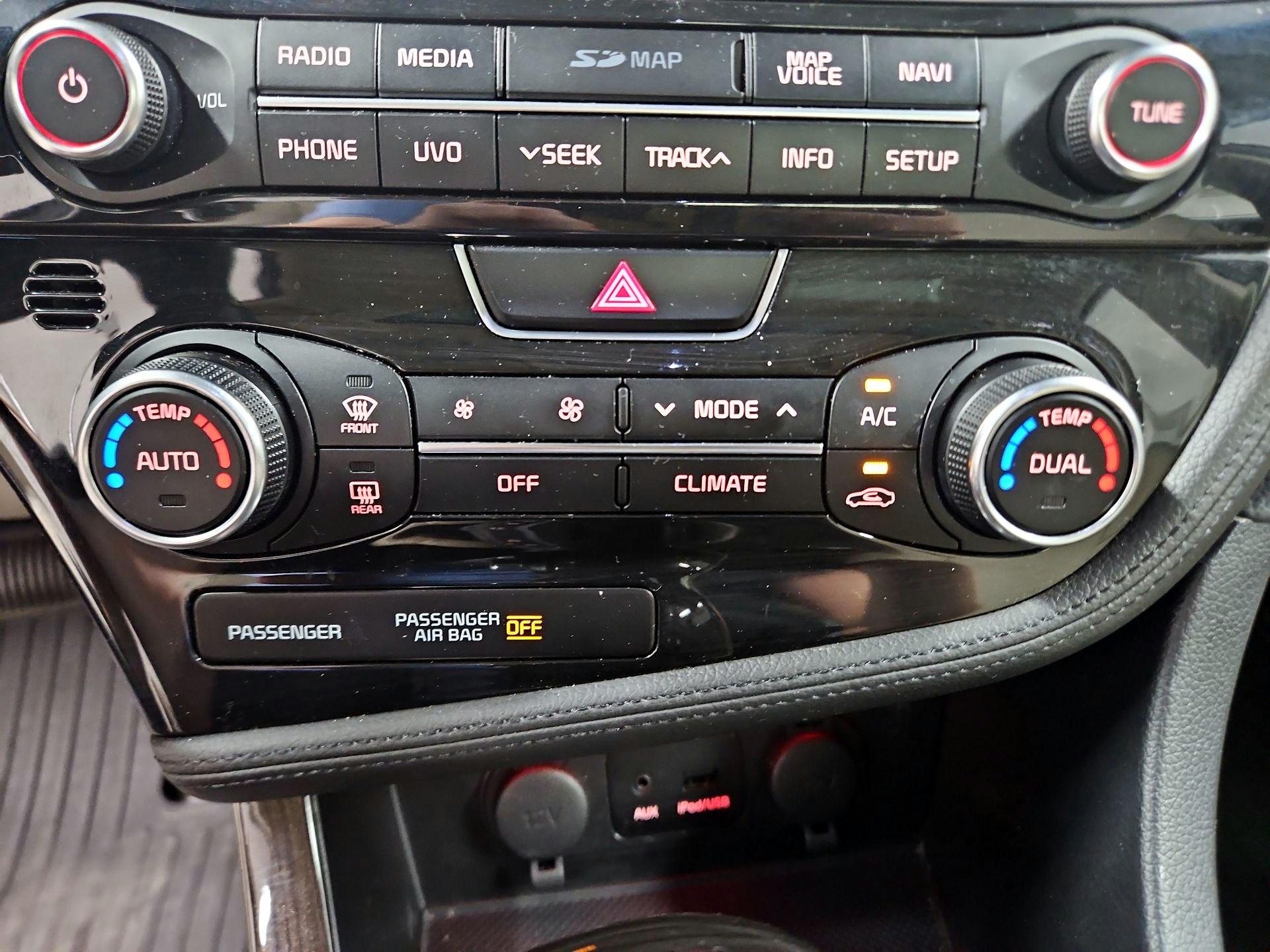 Thumbnail: 2015 Kia Optima - 17