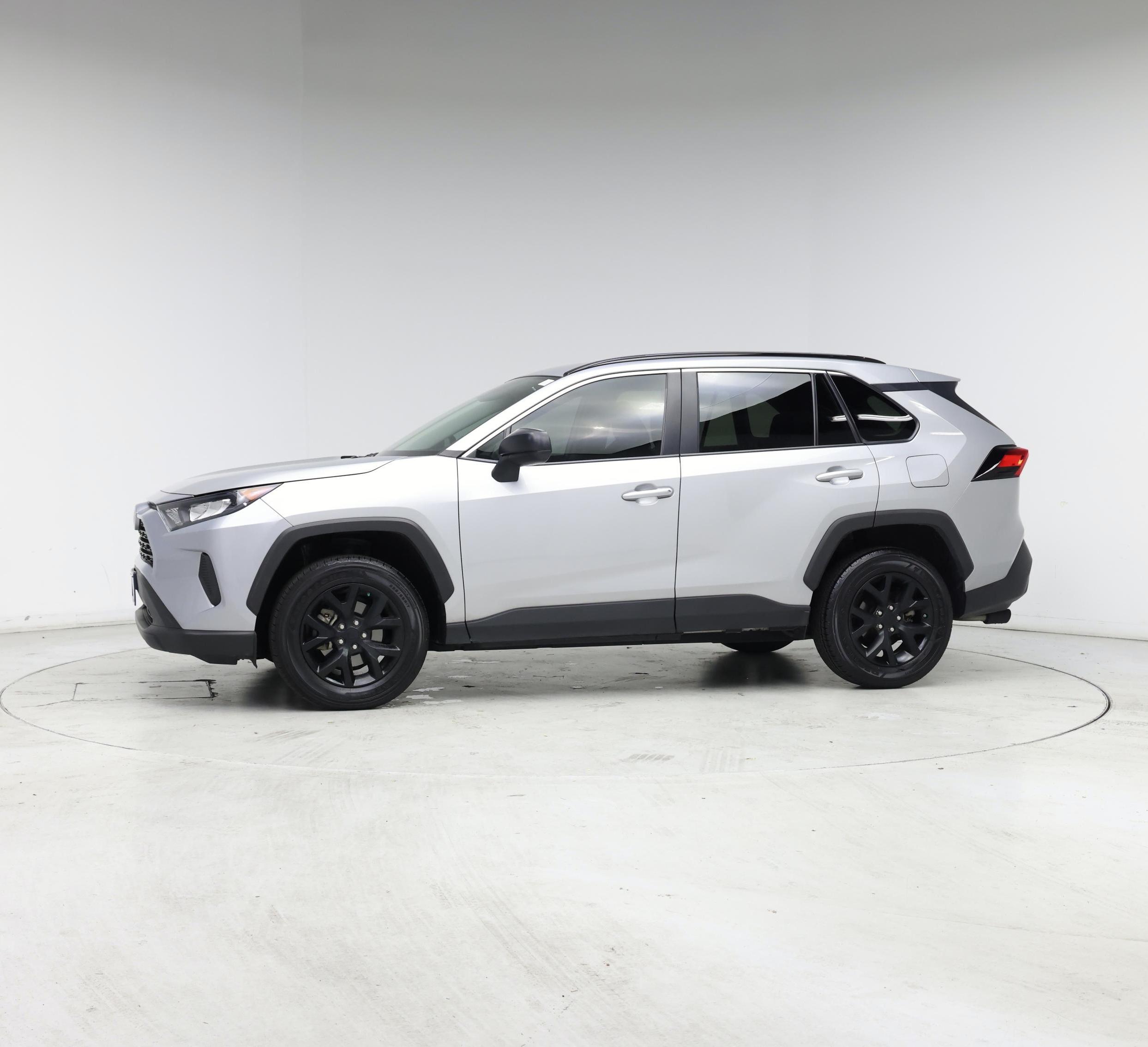 Thumbnail: 2021 Toyota RAV4 - 3