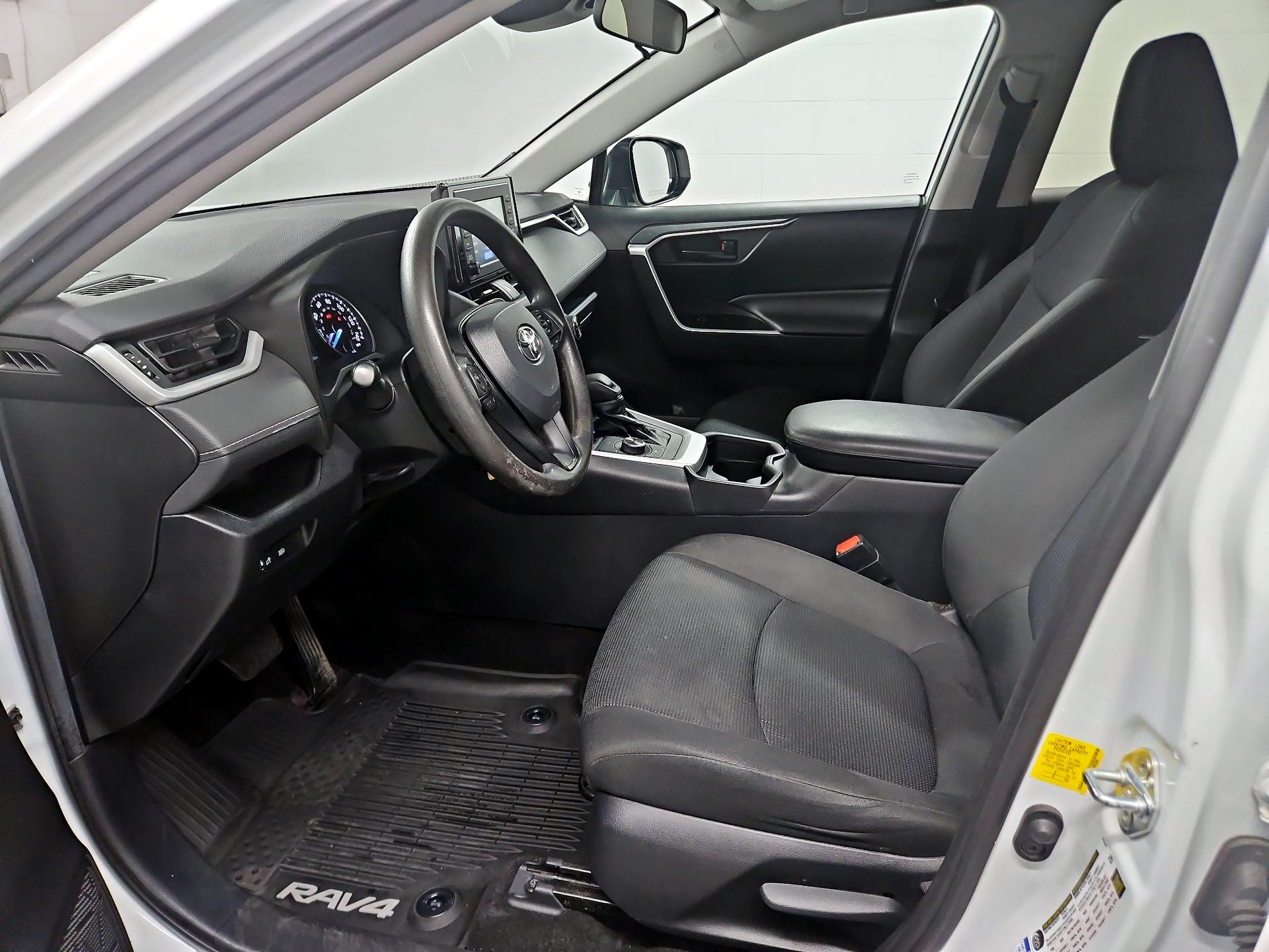 Thumbnail: 2019 Toyota RAV4 - 11