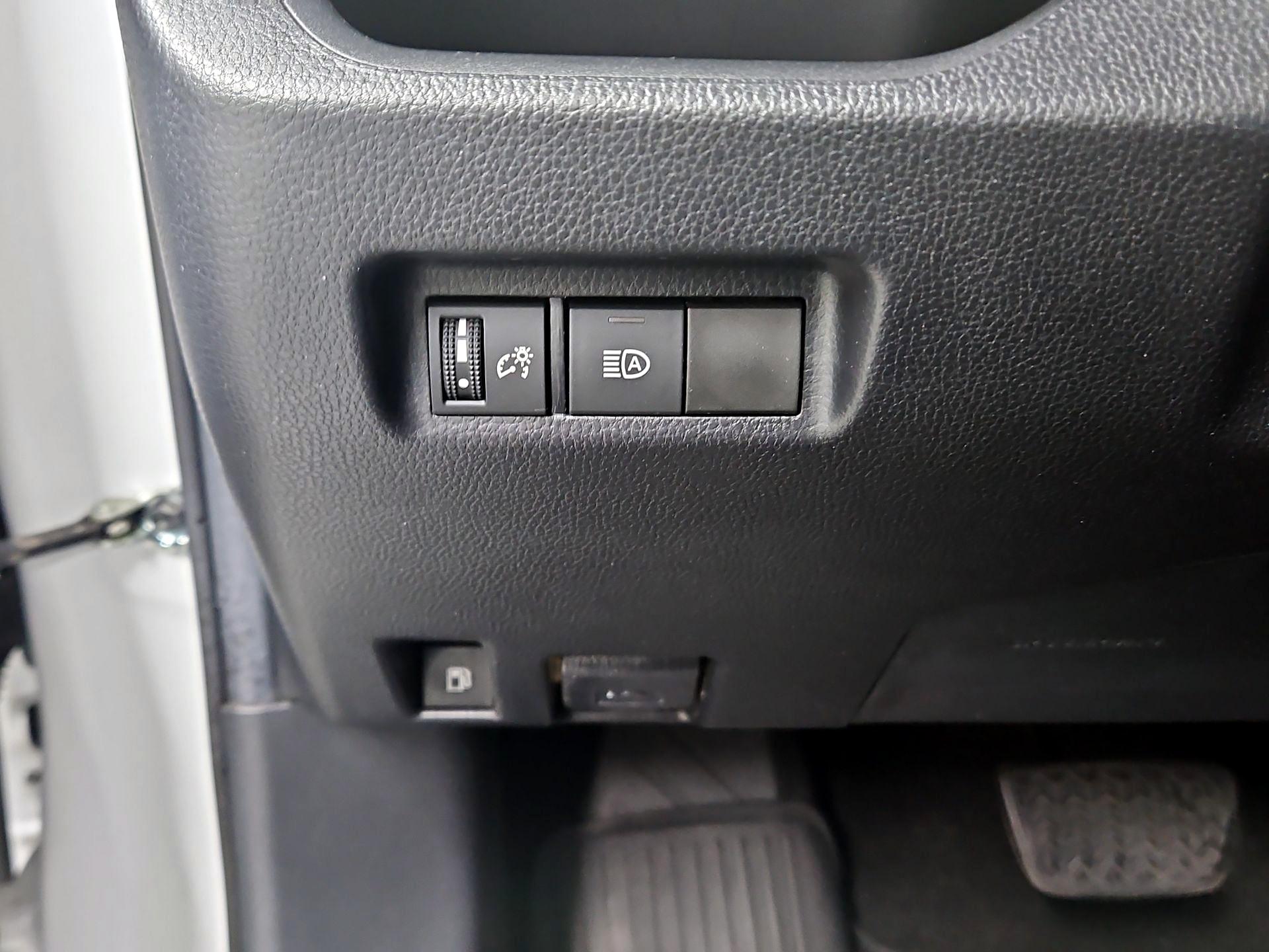 Thumbnail: 2019 Toyota RAV4 - 13