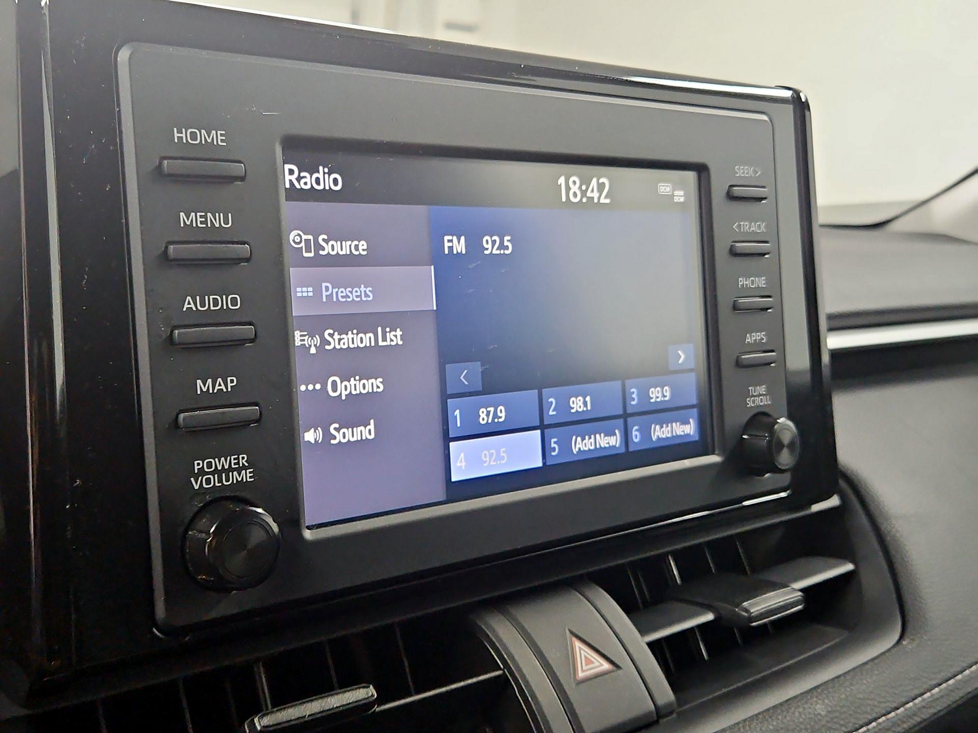 Thumbnail: 2019 Toyota RAV4 - 15