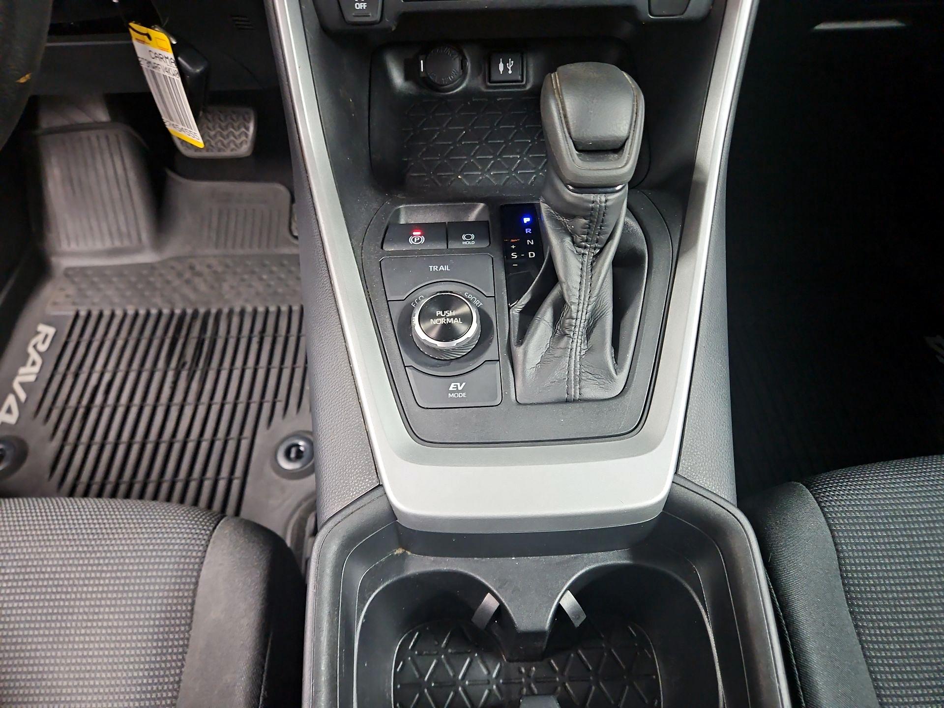 Thumbnail: 2019 Toyota RAV4 - 17