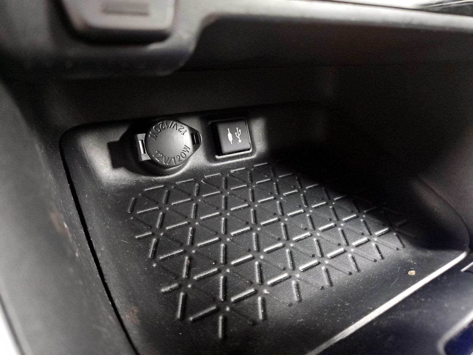 Thumbnail: 2019 Toyota RAV4 - 18