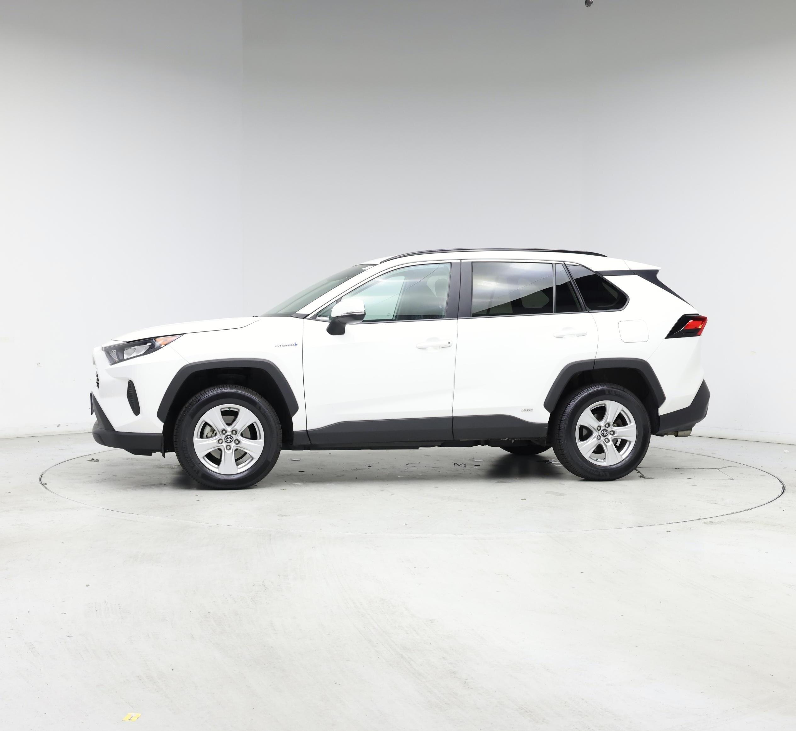 Thumbnail: 2019 Toyota RAV4 - 3