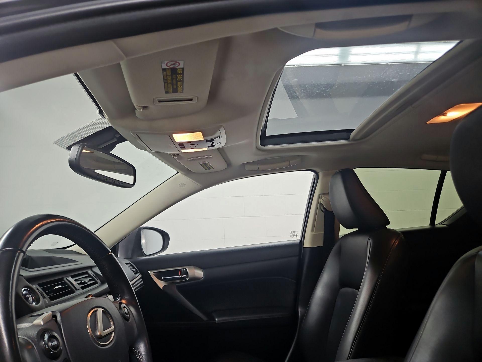 Thumbnail: 2014 Lexus CT - 20