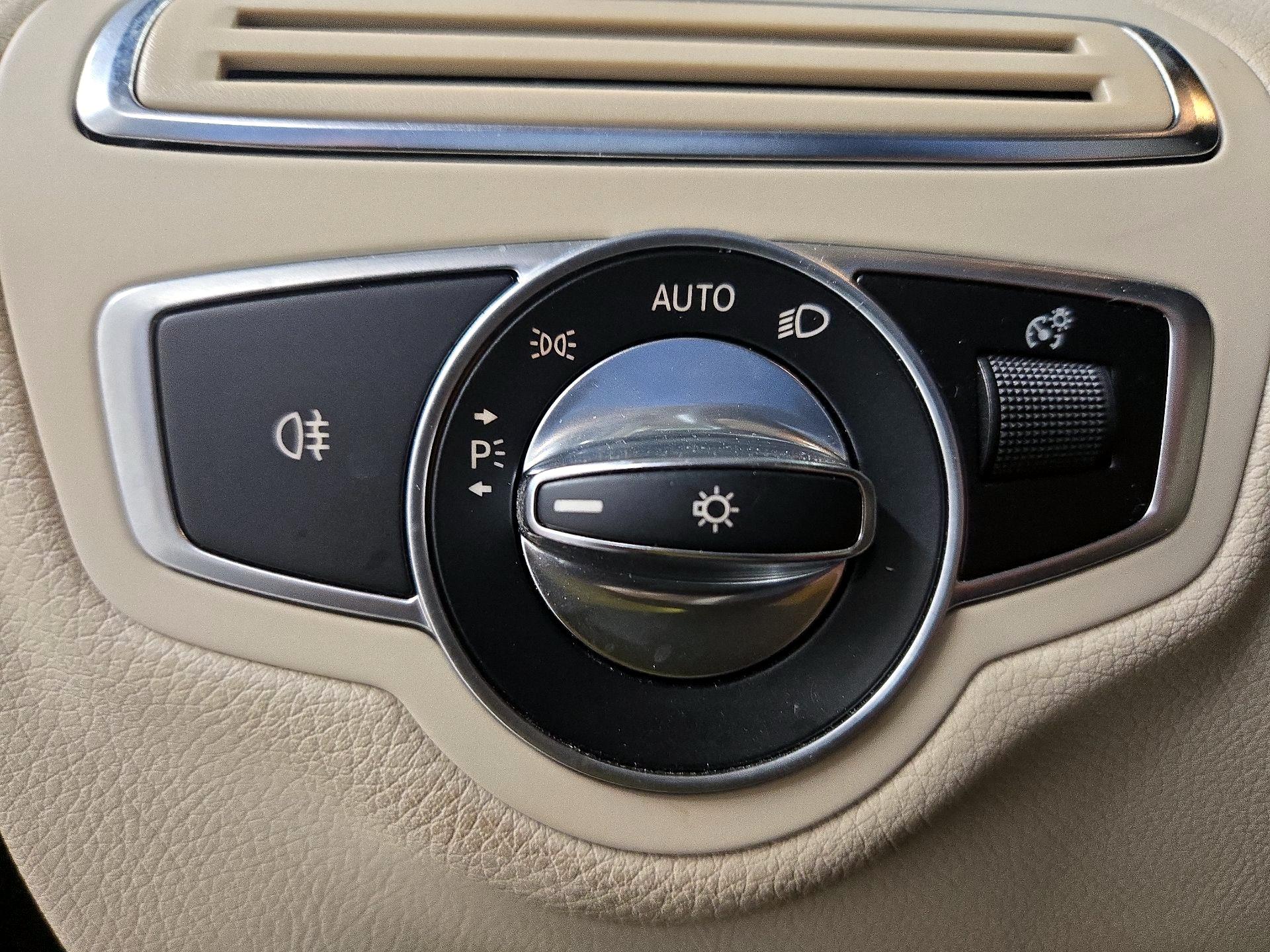 Thumbnail: 2019 Mercedes-Benz C-Class - 13