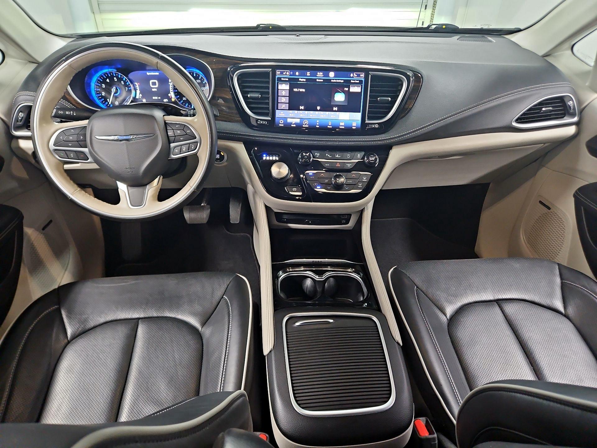 Thumbnail: 2021 Chrysler Pacifica - 9